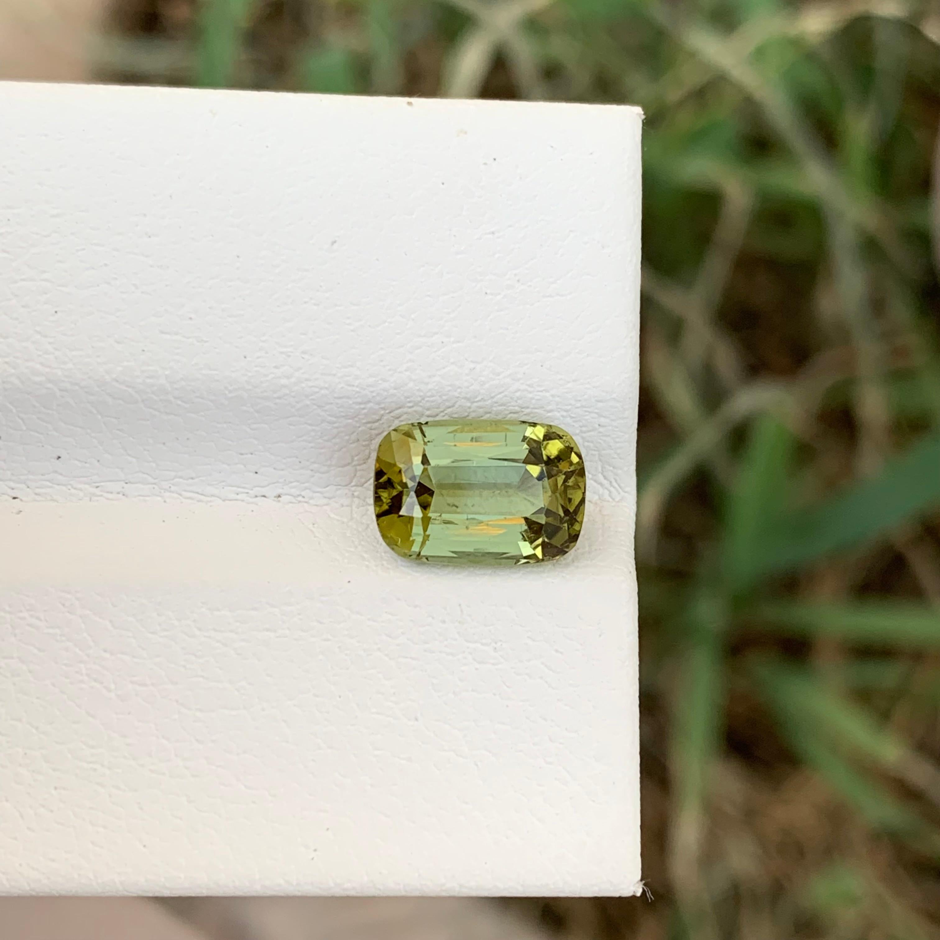 Tourmaline africaine naturelle en forme de coussin de 2.20 carats pour bijoux en vente 3