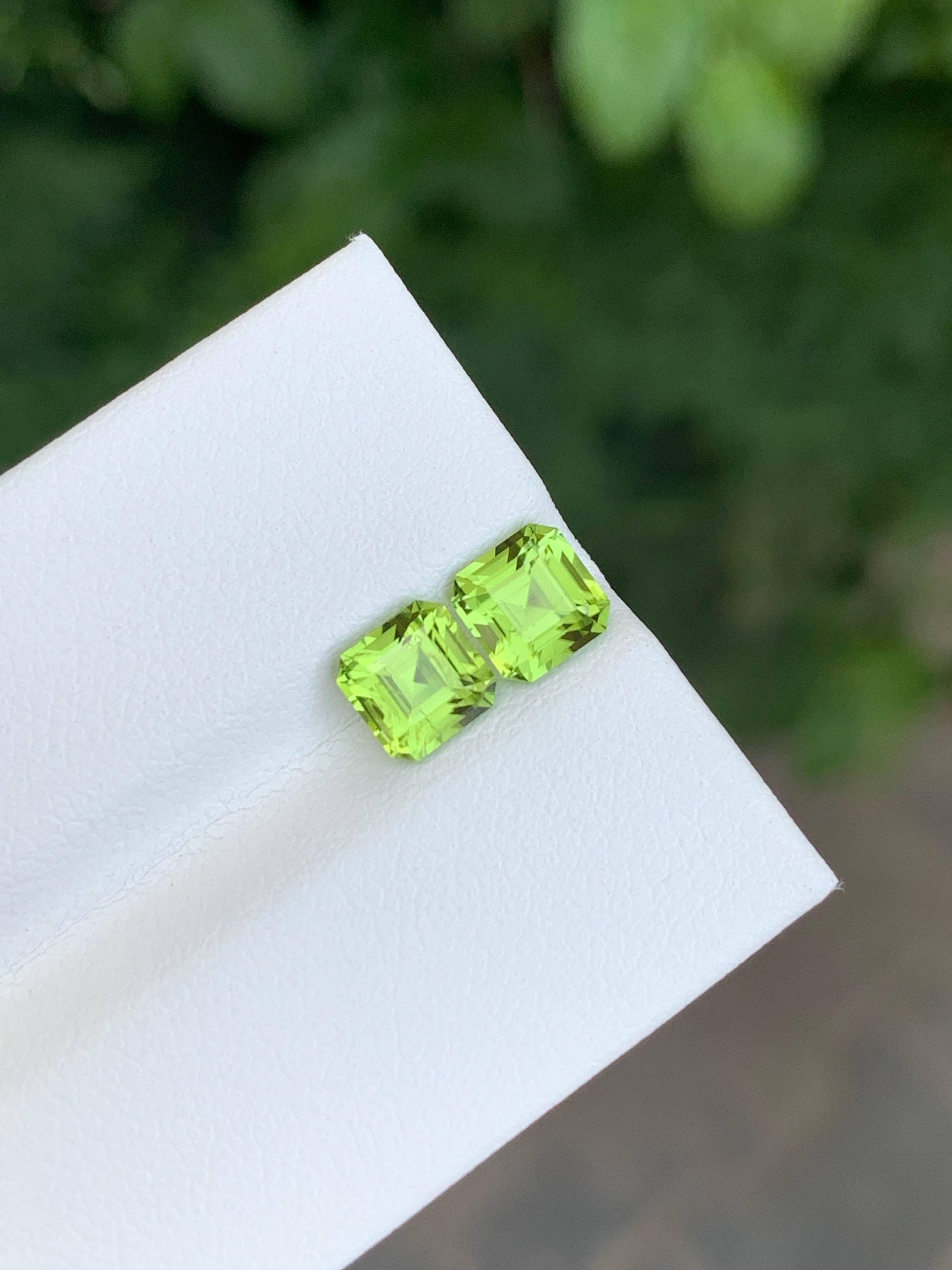 2.20 Carat Natural Loose Apple Green Peridot Pair Asscher Cut Pakistani Gemstone For Sale 2