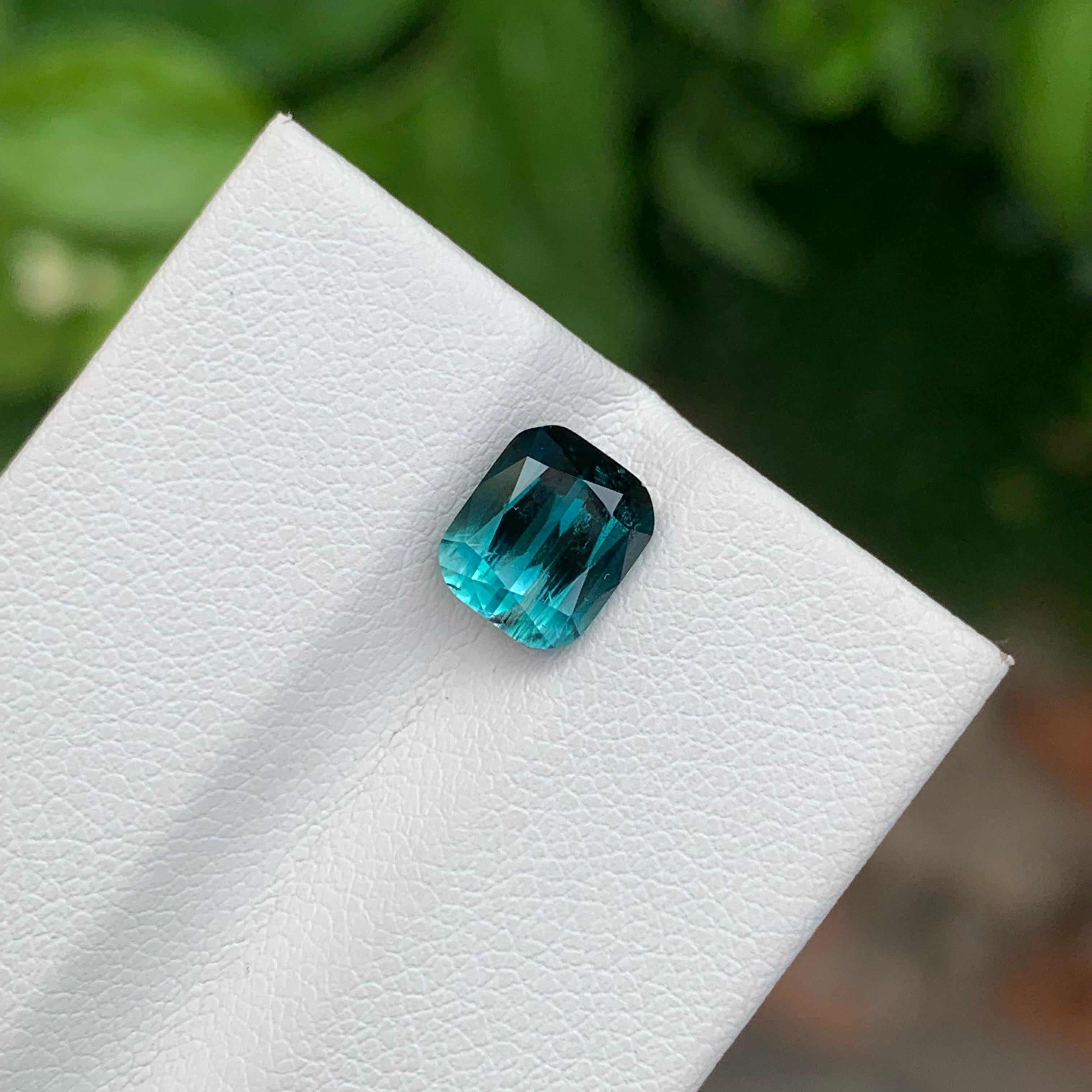 2.20 Carat Natural Loose Bi Colour Tourmaline Cushion Shape Gem From Afghanistan In New Condition For Sale In Peshawar, PK