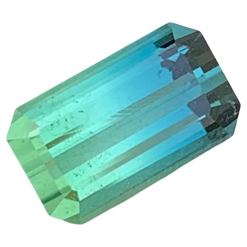 Tourmaline naturelle non sertie bicolore de 2.20 carats en forme d'émeraude pour bijoux 