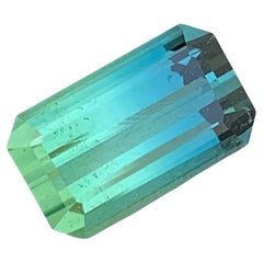 Tourmaline naturelle non sertie bicolore de 2.20 carats en forme d'émeraude pour bijoux 