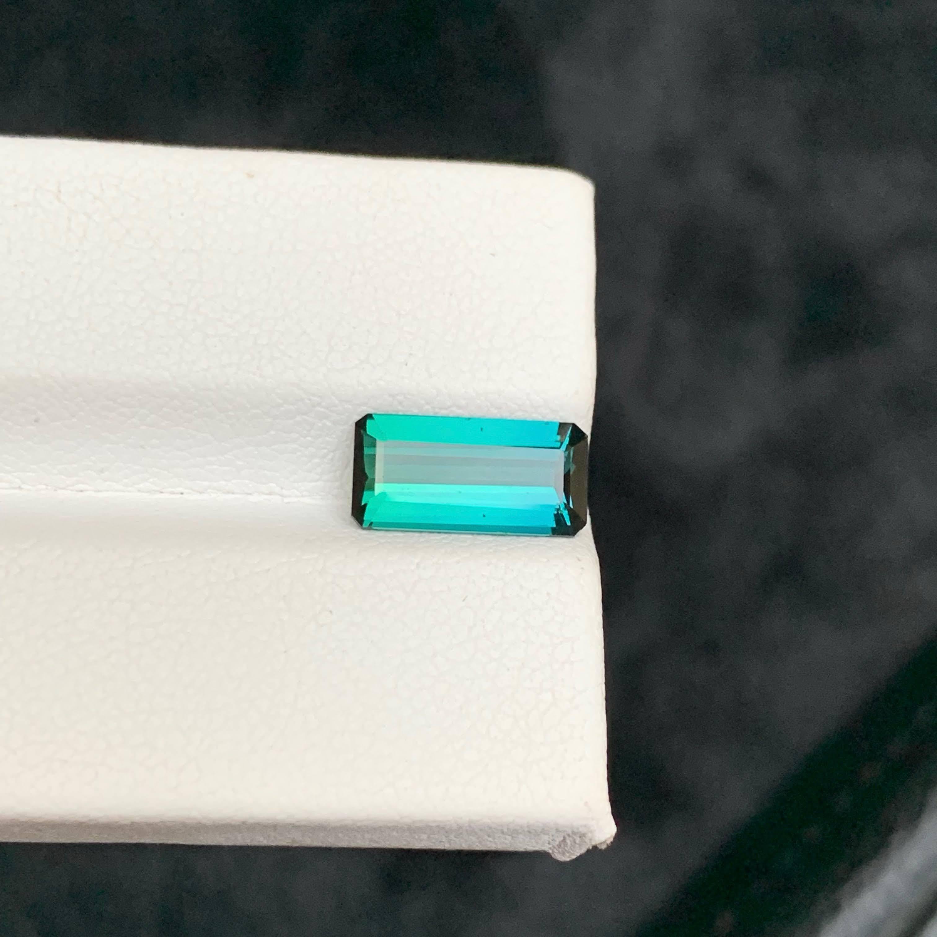 Taille émeraude 2.20 Carat Natural Loose Blue Greenish Tourmaline Emerald Cut Afghan Gemstone (Tourmaline bleue verdâtre en vrac, taille émeraude) en vente