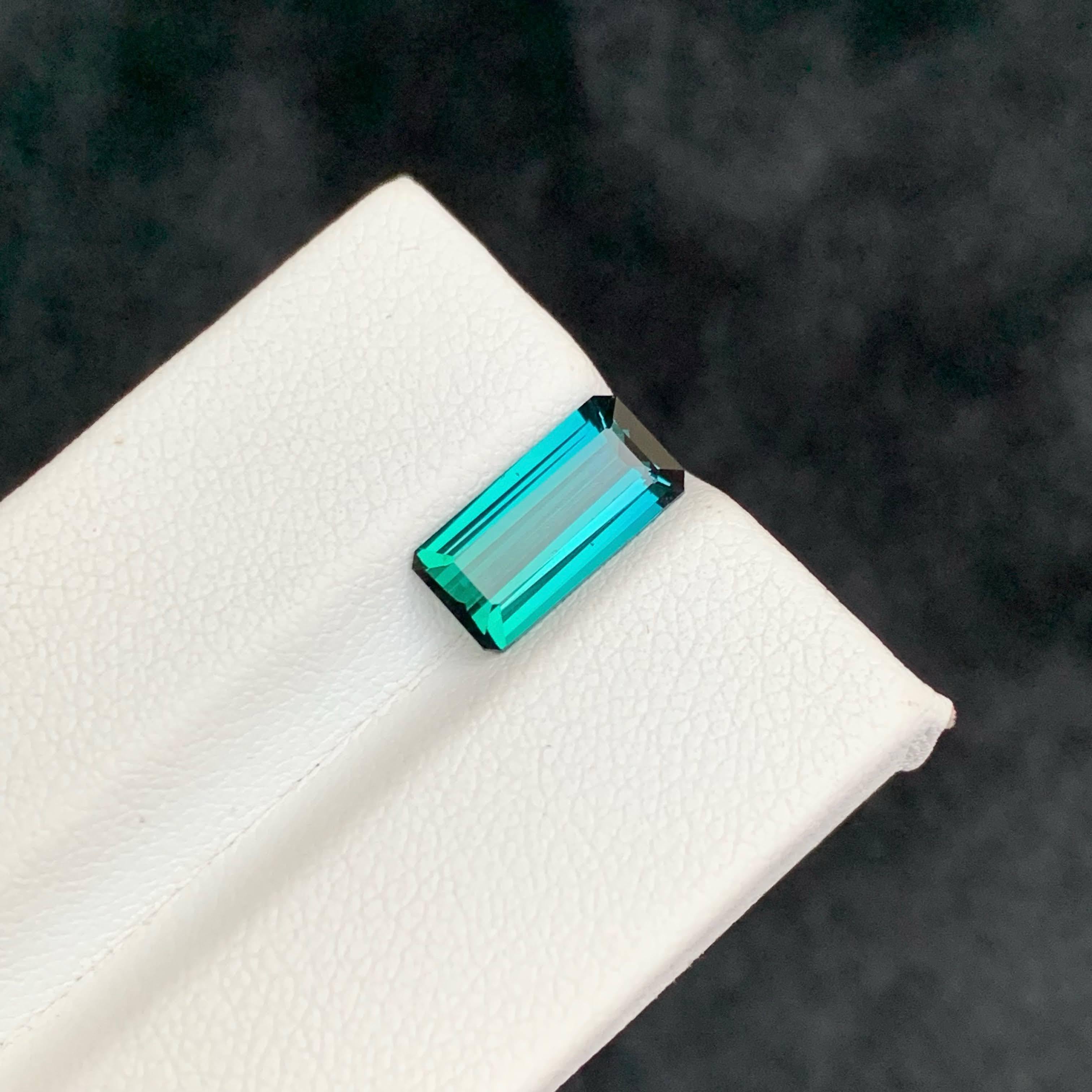 2.20 Carat Natural Loose Blue Greenish Tourmaline Emerald Cut Afghan Gemstone (Tourmaline bleue verdâtre en vrac, taille émeraude) en vente 1