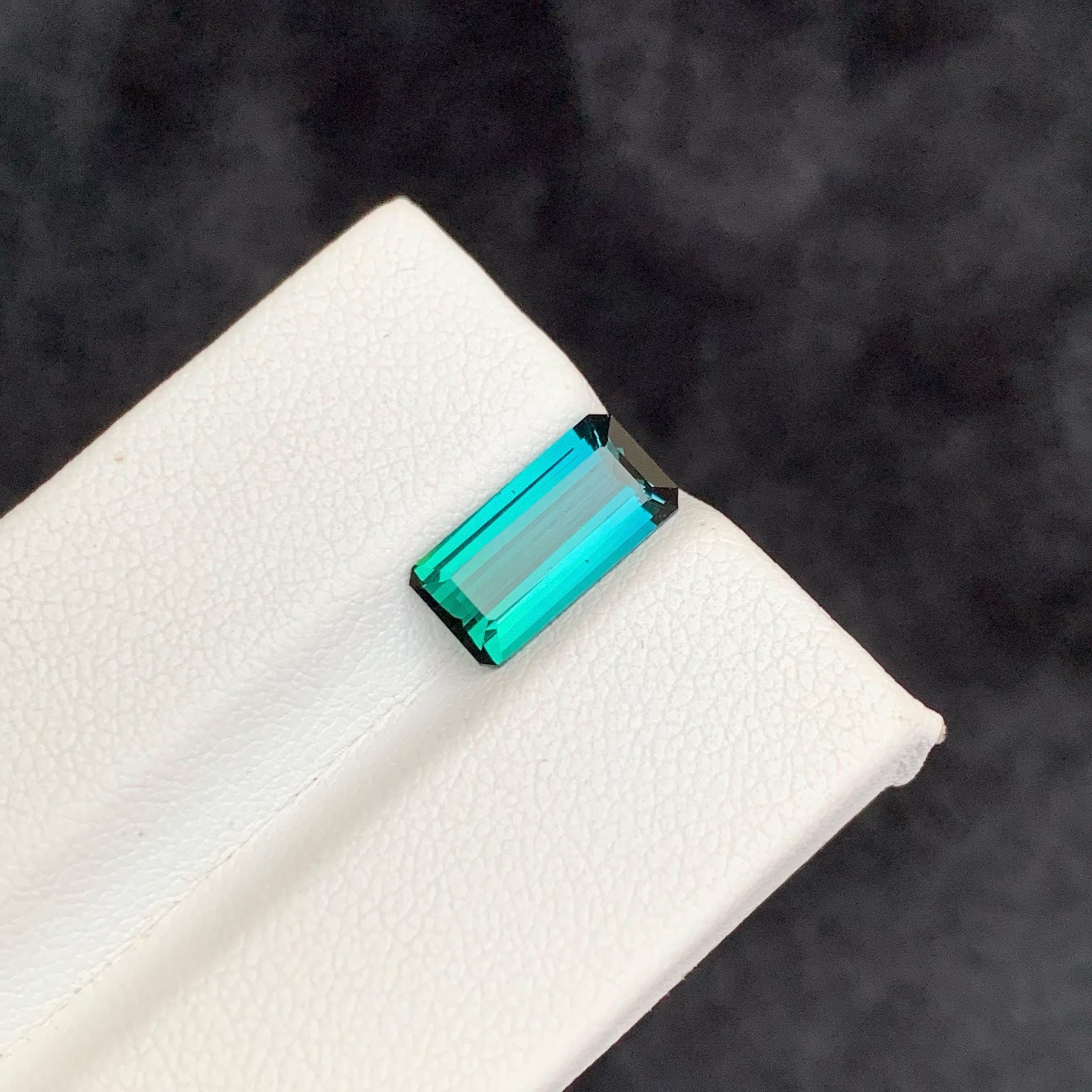 2.20 Carat Natural Loose Blue Greenish Tourmaline Emerald Cut Afghan Gemstone (Tourmaline bleue verdâtre en vrac, taille émeraude) en vente 2