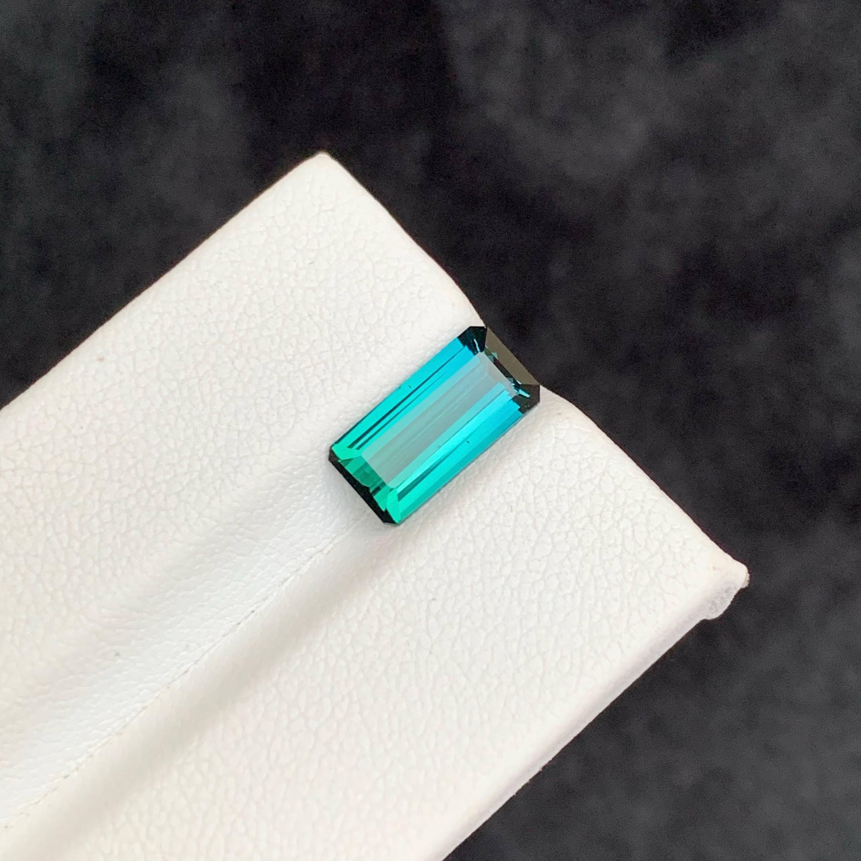 2.20 Carat Natural Loose Blue Greenish Tourmaline Emerald Cut Afghan Gemstone (Tourmaline bleue verdâtre en vrac, taille émeraude) en vente 3