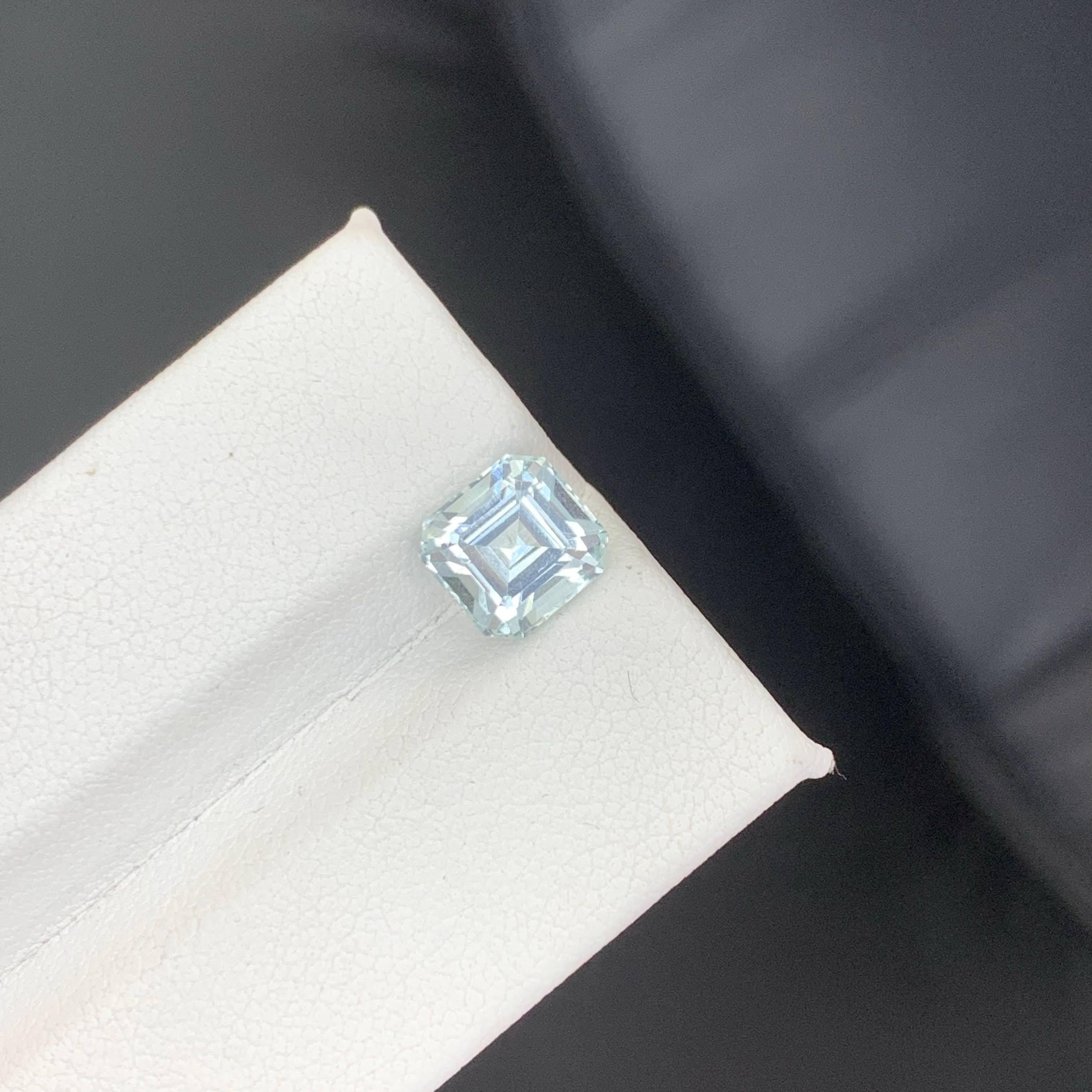 2,20 carati di acquamarina azzurra naturale sfusa, taglio Asscher, pietra preziosa pakistana In condizioni Nuovo in vendita a Bangkok, TH