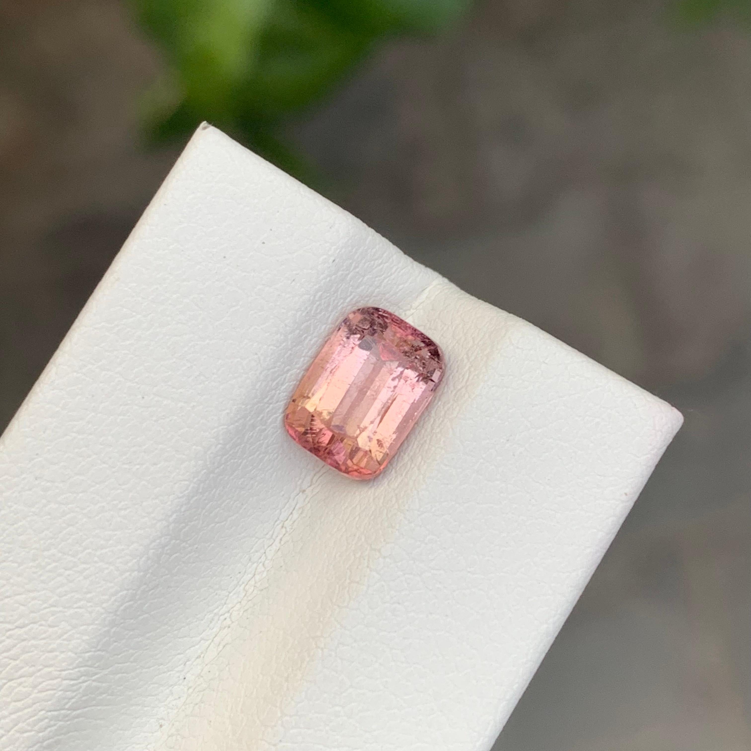 2,20 carati di tormalina rosa chiaro naturale sfusa a forma di cuscino in vendita 1