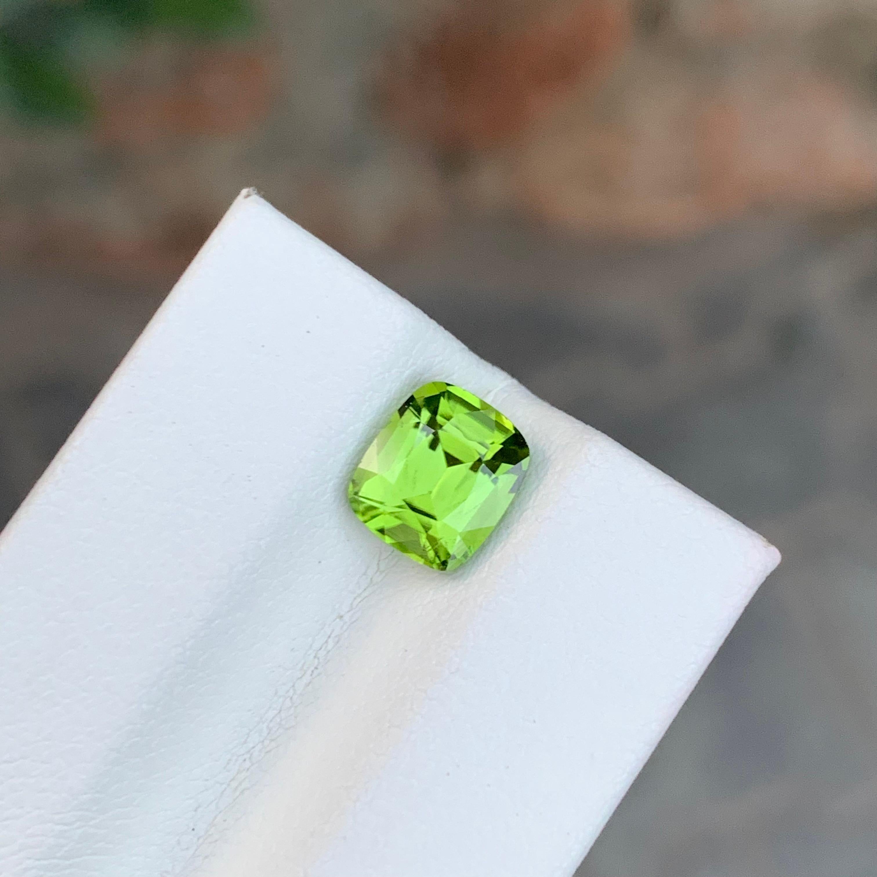 2.20 Karat natürlicher loser Peridot Kissenform Edelstein im Angebot 5