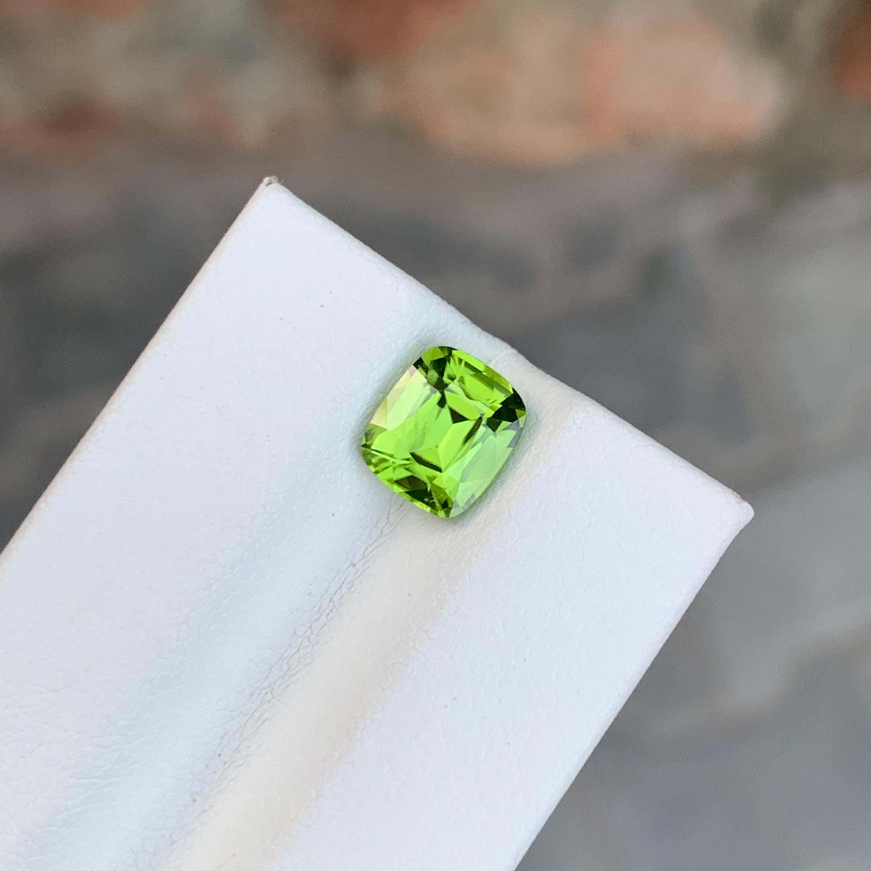 Loser Peridot

Gewicht: 2,20 Karat
Abmessung: 7.9 x 6.7 x 5 Mm
Herkunft: Pakistan
Die Form: Kissen
Farbe: Grün
Behandlung: Nicht

Der pakistanische Peridot ist eine atemberaubende Varietät des grünen Edelsteins Peridot, der für seine bemerkenswerte