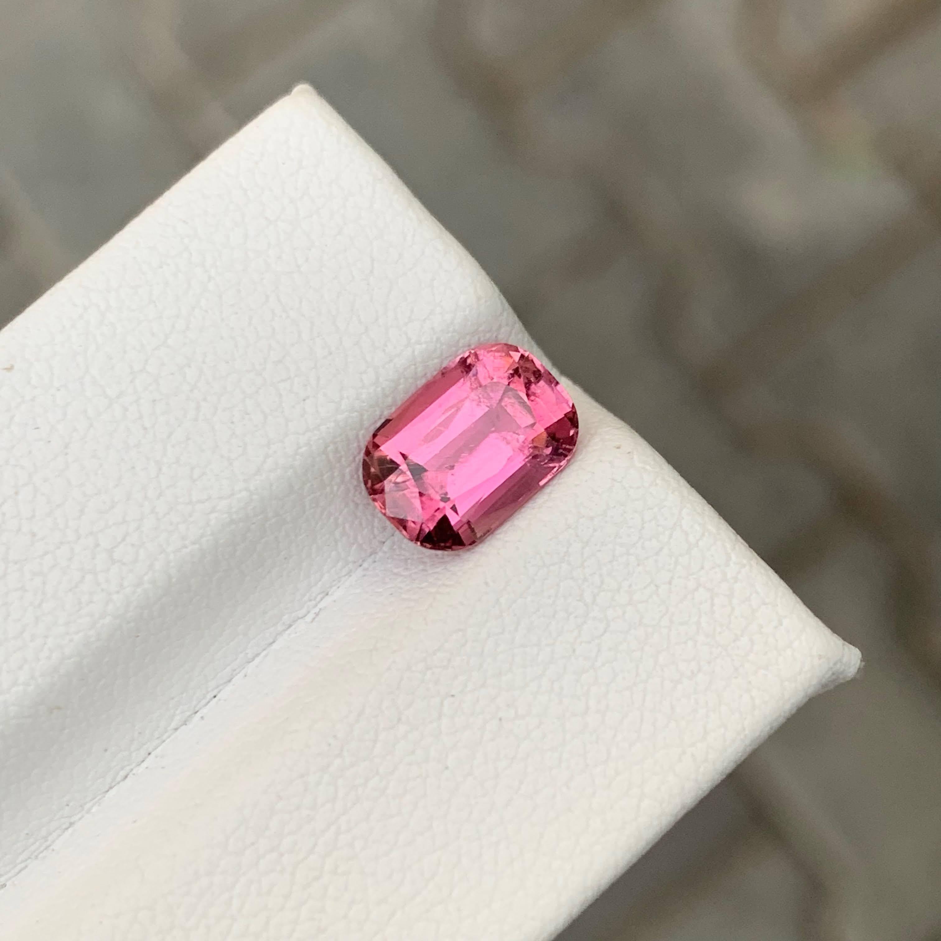 Taglio cuscino 2,20 Carati di tormalina rosa naturale sciolta Pietra africana taglio cuscino in vendita