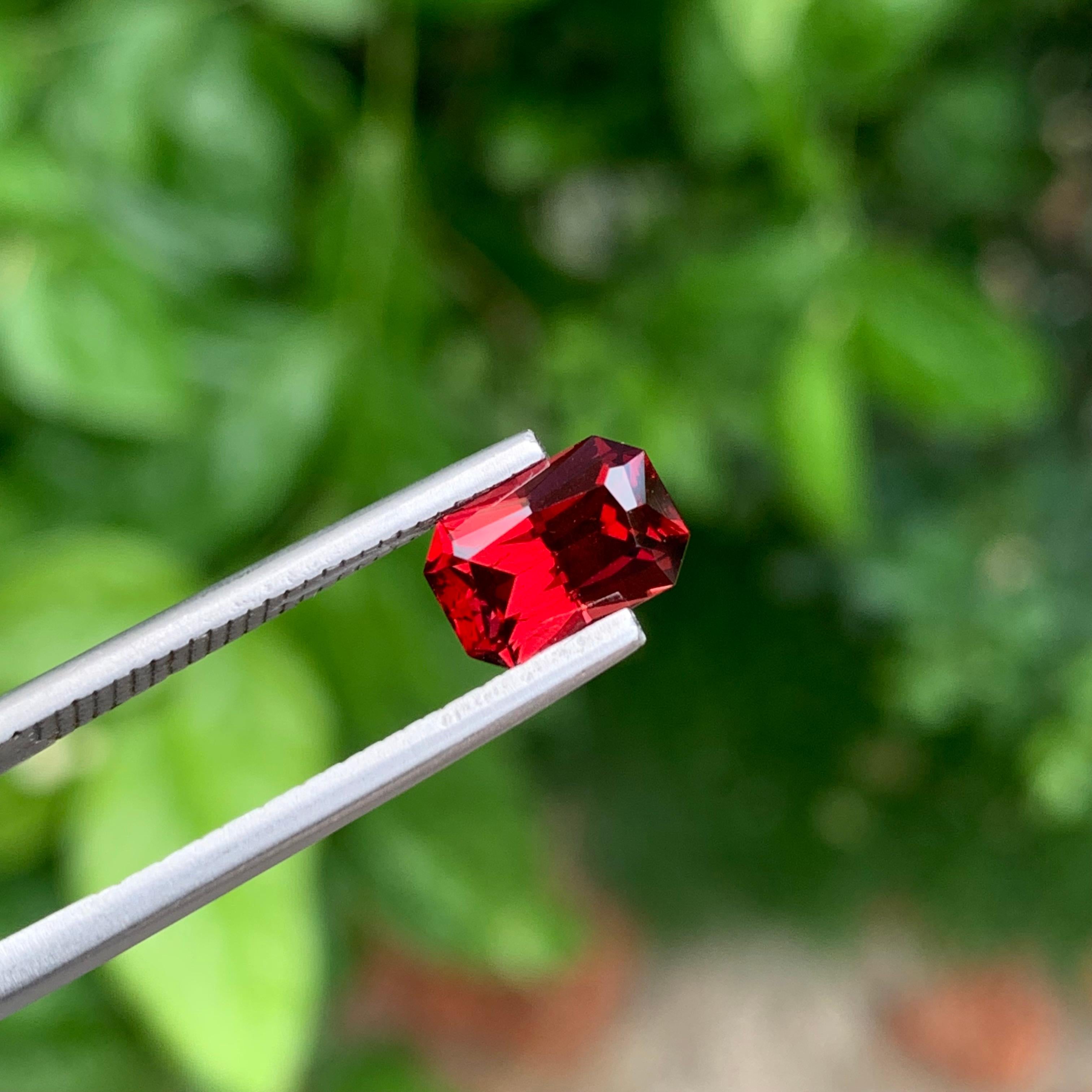 2.20 Karat natürlicher loser Rhodolith Granat Smaragd Form Edelstein für Schmuck im Zustand „Neu“ im Angebot in Peshawar, PK