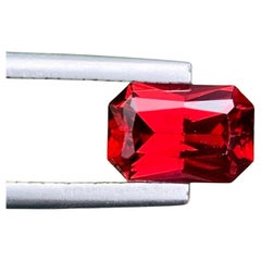 2.20 Carat Natural Loose Rhodolite Garnet Emerald Shape Gem For Jewellery