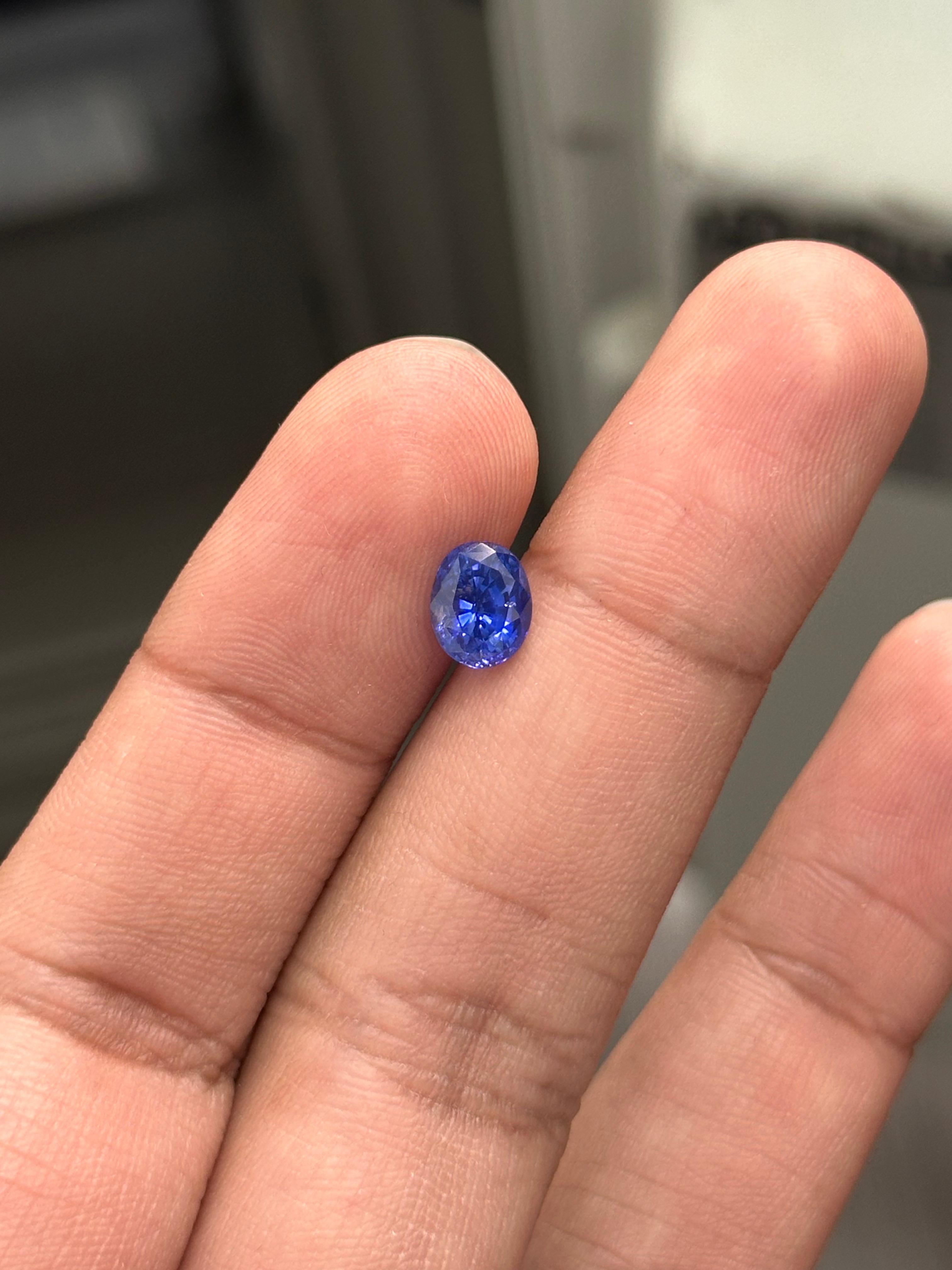 2.20 Carat Oval Blue Sapphire In condizioni Nuovo in vendita a Bangkok, TH