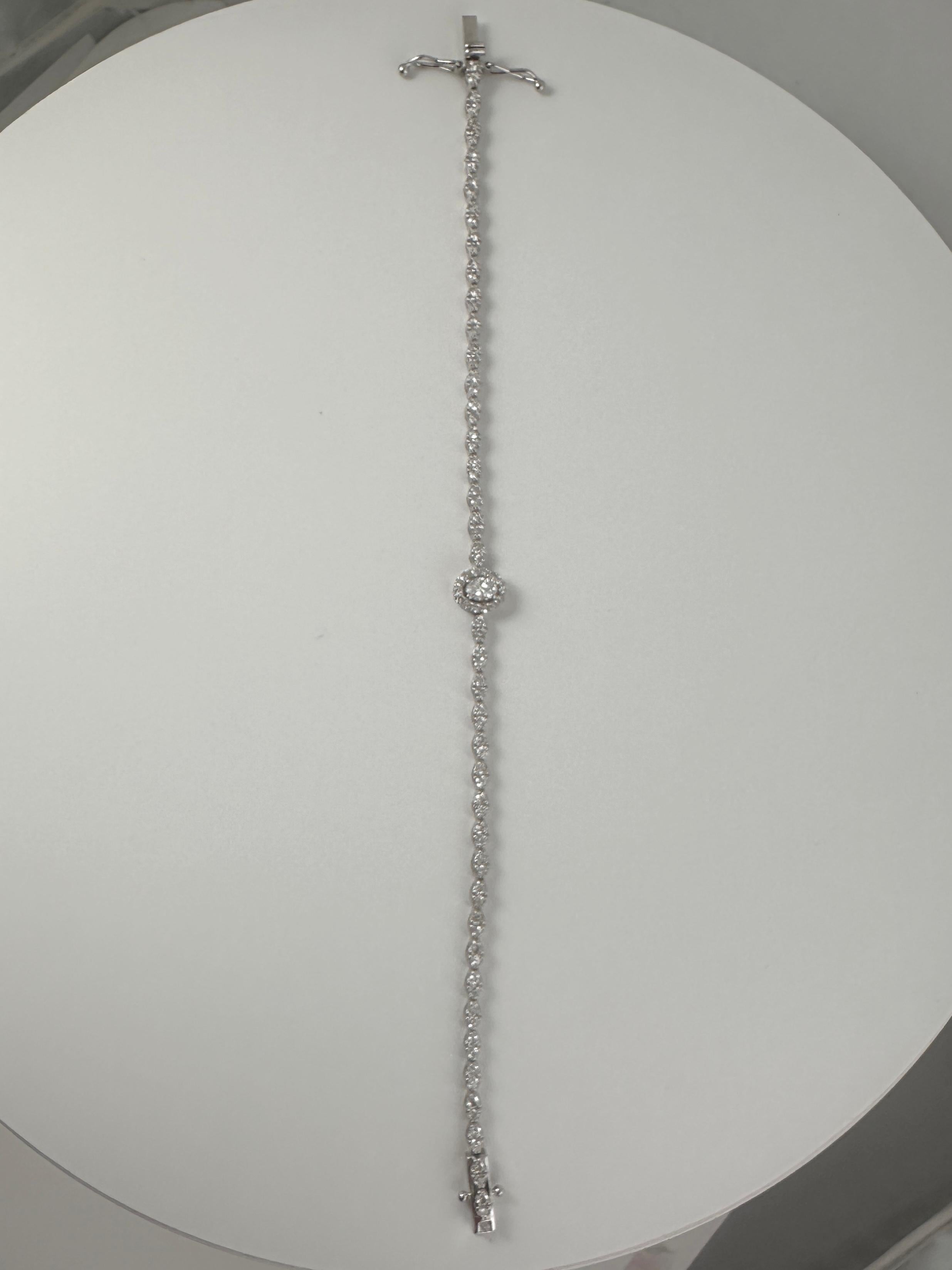 2.20 Carat Oval Diamond Halo Center Bracelet in 14K White Gold, 7 Inches In New Condition For Sale In New York, NY