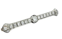 2.20 Carat Total Vintage Old Mine Cut Diamond Bar Brooch in Platinum, E-F / VVS