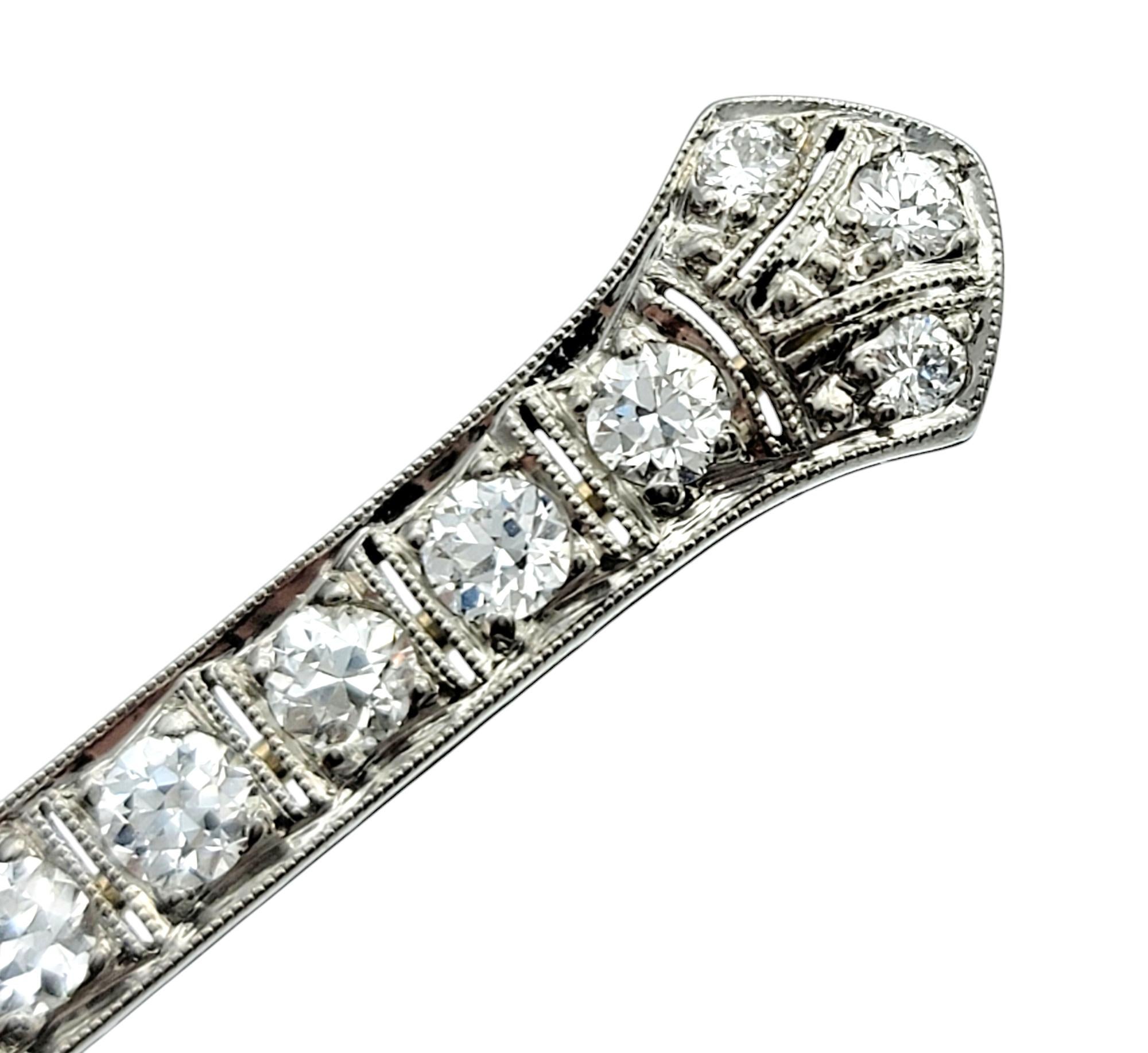 2,20 Karat insgesamt Vintage Barbrosche aus Platin mit Diamanten im alten Minenschliff, E-F / VVS im Zustand „Gut“ im Angebot in Scottsdale, AZ