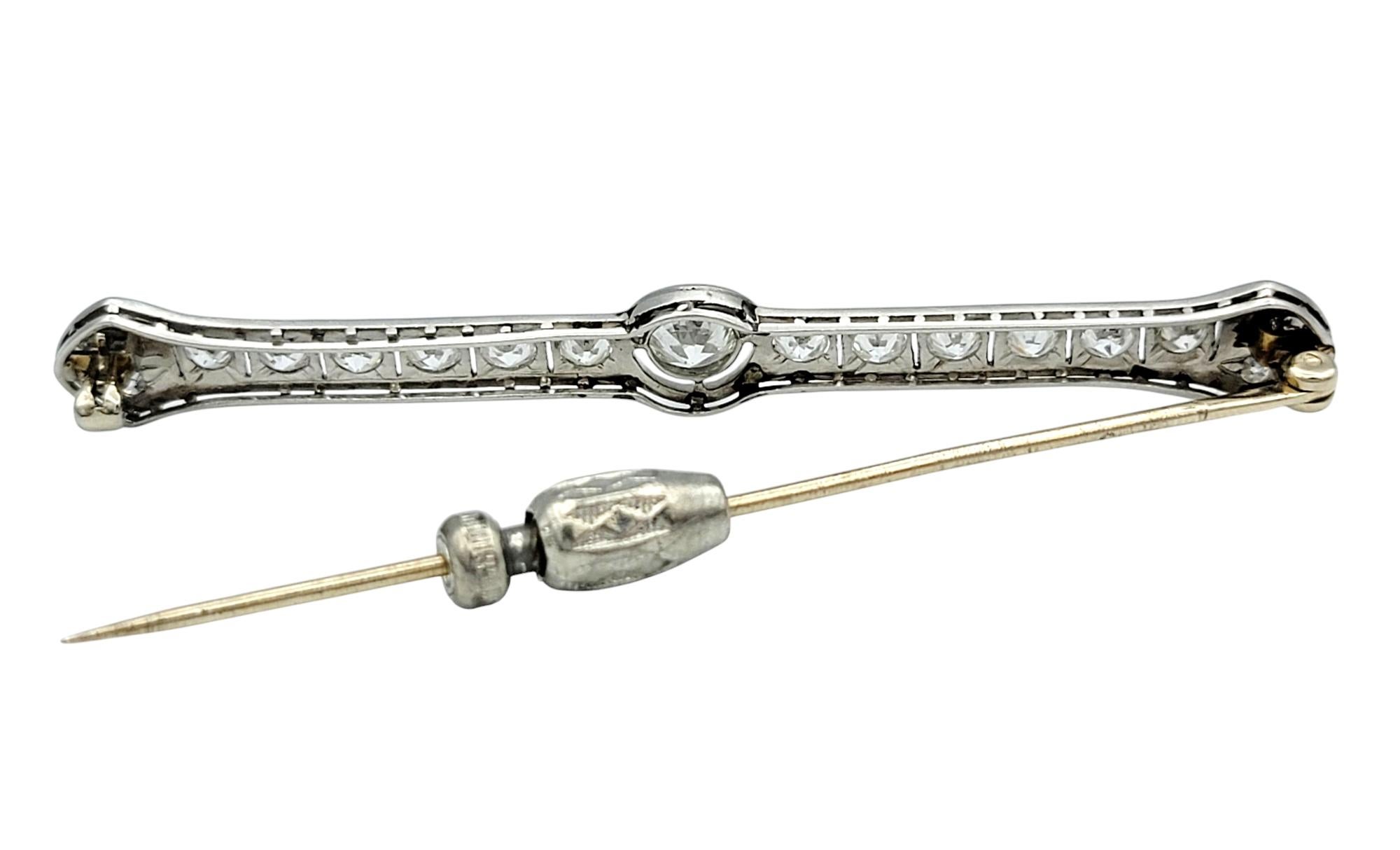 2,20 Karat insgesamt Vintage Barbrosche aus Platin mit Diamanten im alten Minenschliff, E-F / VVS im Angebot 1