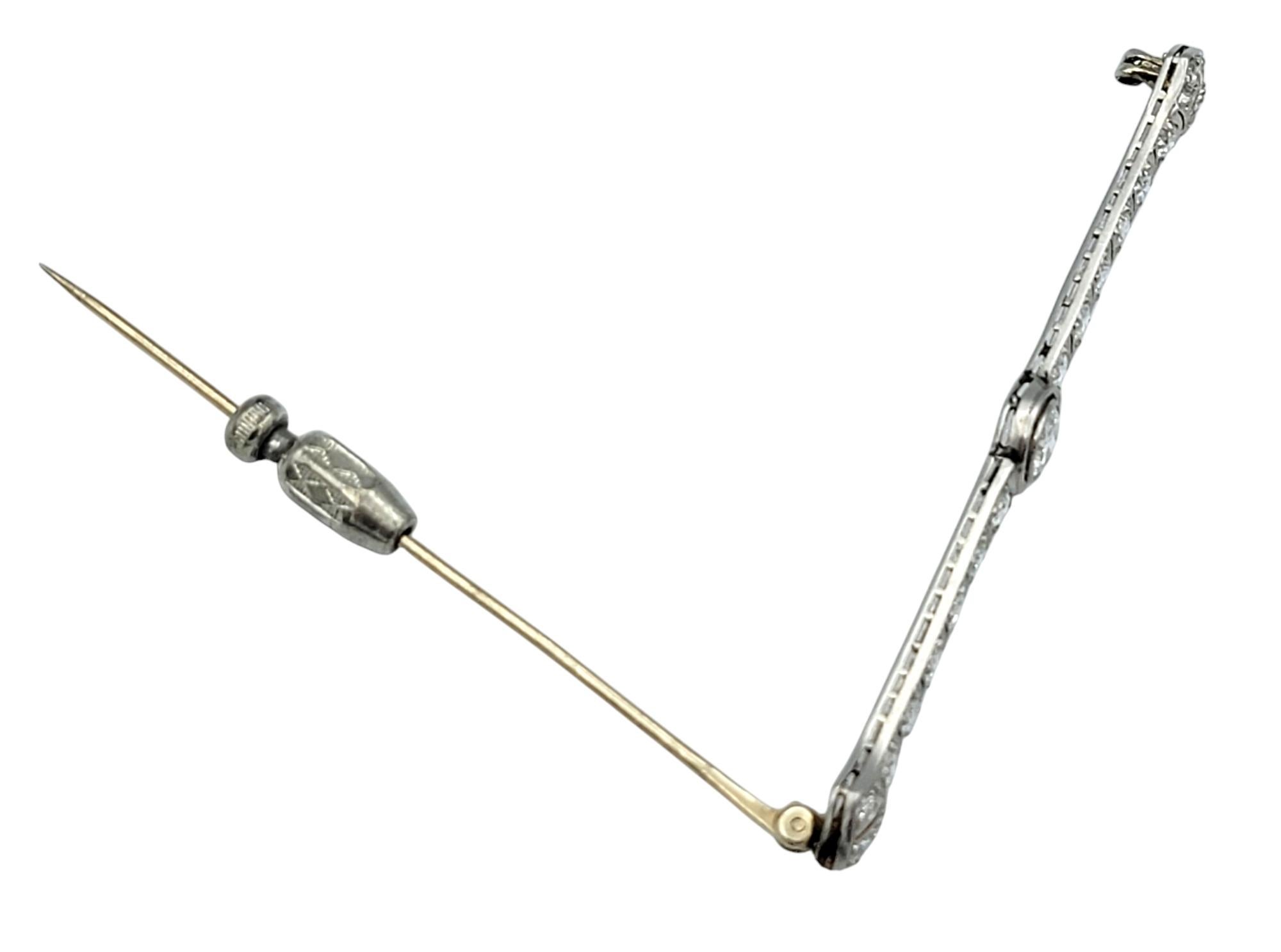 2,20 Karat insgesamt Vintage Barbrosche aus Platin mit Diamanten im alten Minenschliff, E-F / VVS im Angebot 2