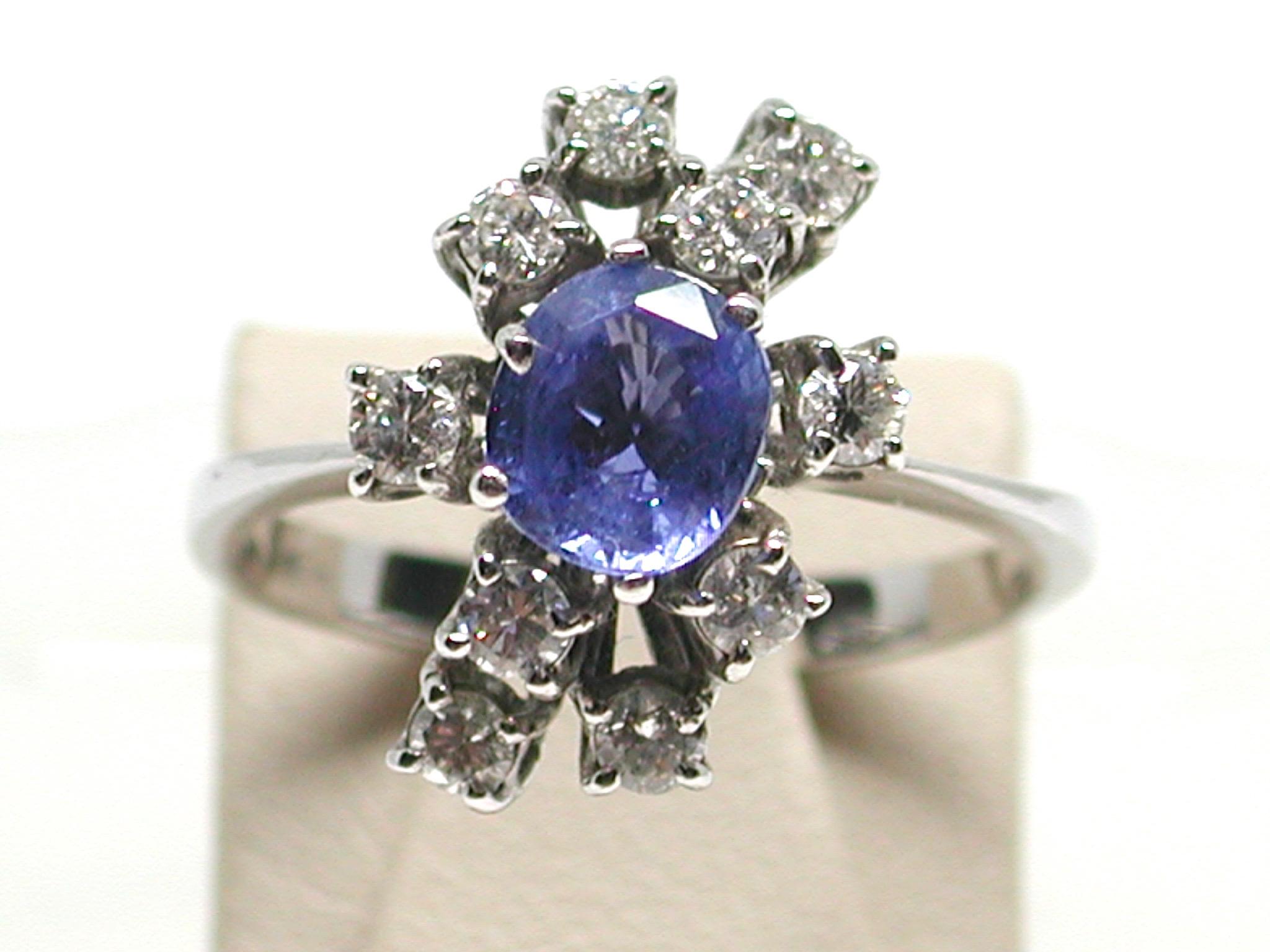 Contemporary 2.20 Carat White Gold Diamond Sapphire Engagement Ring For Sale