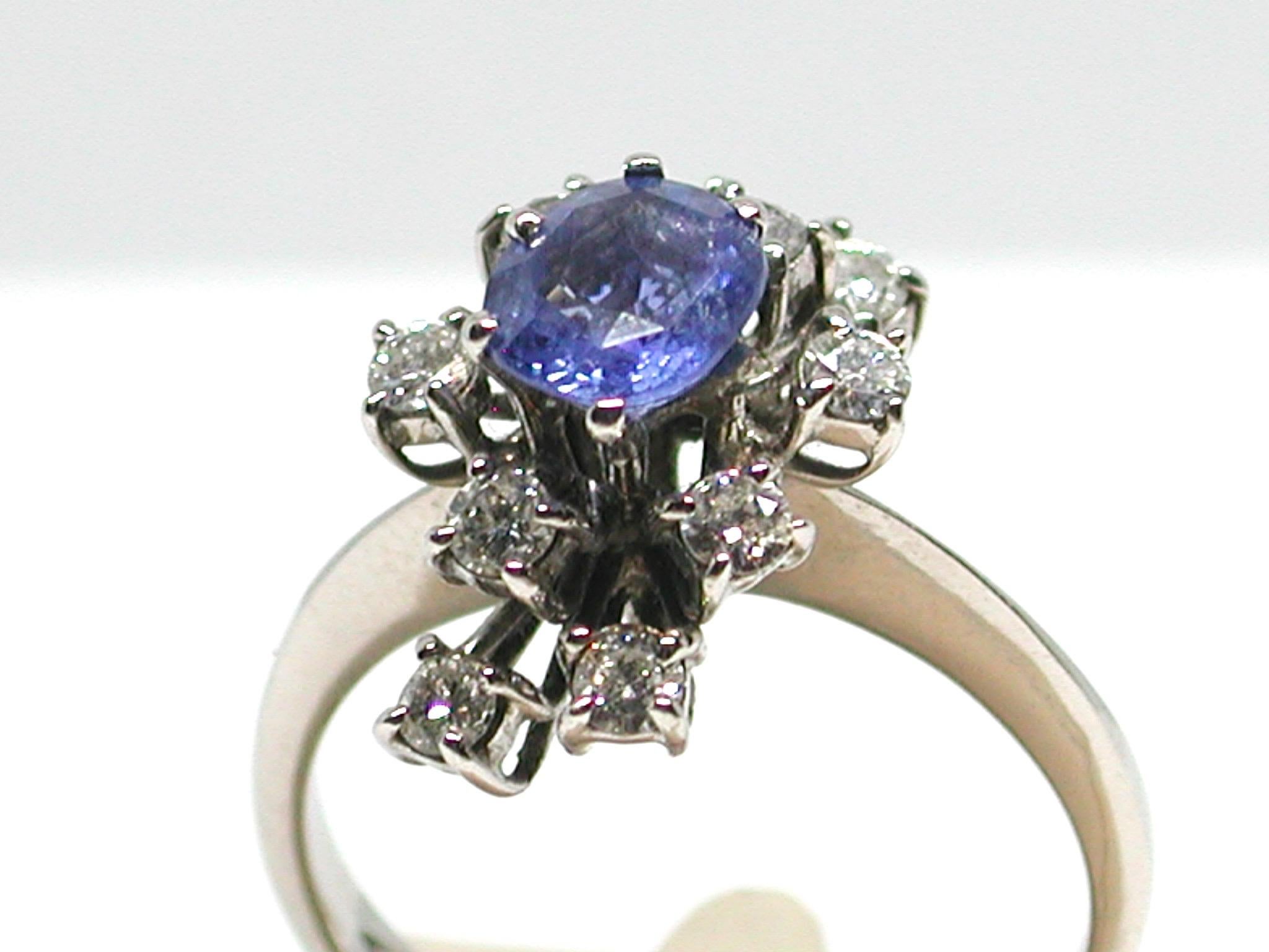 2.20 Carat White Gold Diamond Sapphire Engagement Ring In Excellent Condition For Sale In Antwerp, BE