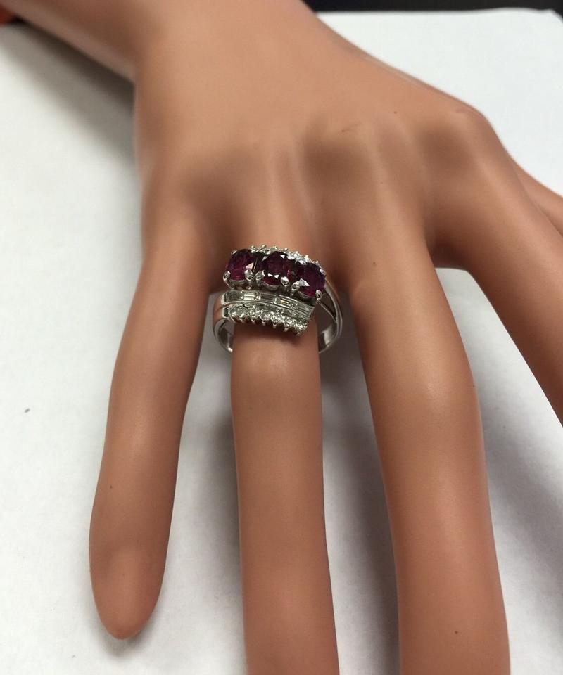 2.20 Carat Impressive Natural Red Ruby and Diamond 18 Karat Solid Gold Ring For Sale 4