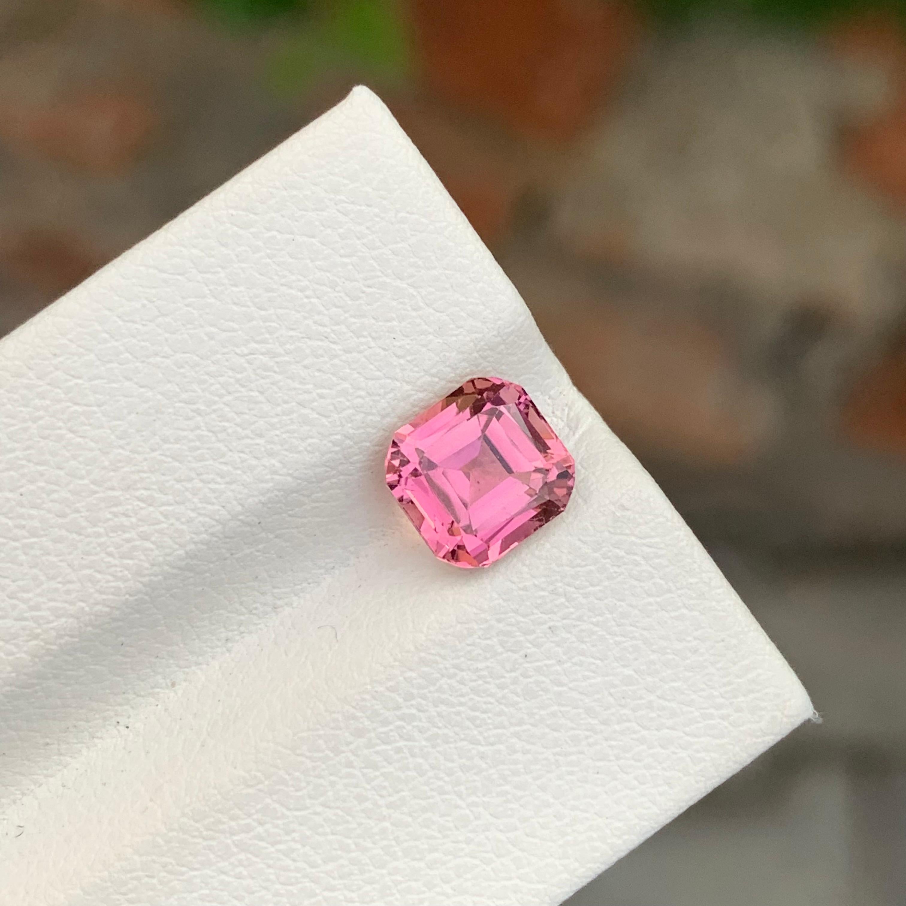 Arts and Crafts 2.20 Carats Tourmaline rose en vrac taille coussin Pierre précieuse naturelle en vente