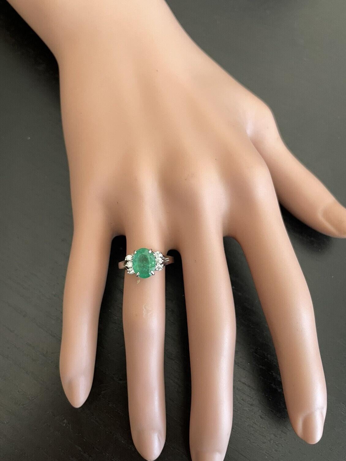 2.20 Carats Natural Emerald and Diamond 14K Solid White Gold Ring For Sale 3