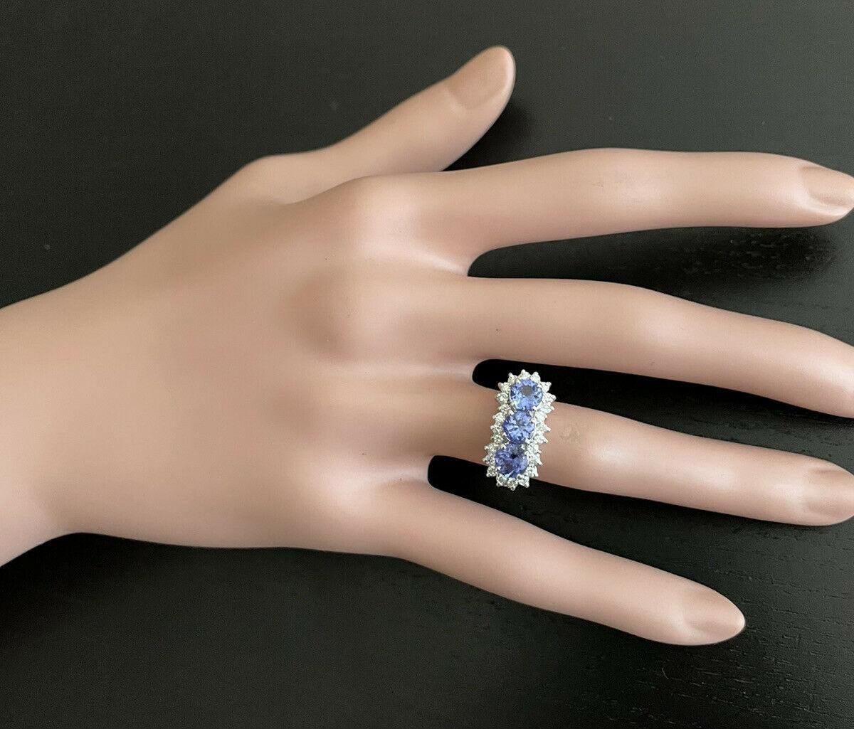 2.20 Carats Natural Tanzanite and Diamond 14k Solid White Gold Ring In New Condition For Sale In Los Angeles, CA