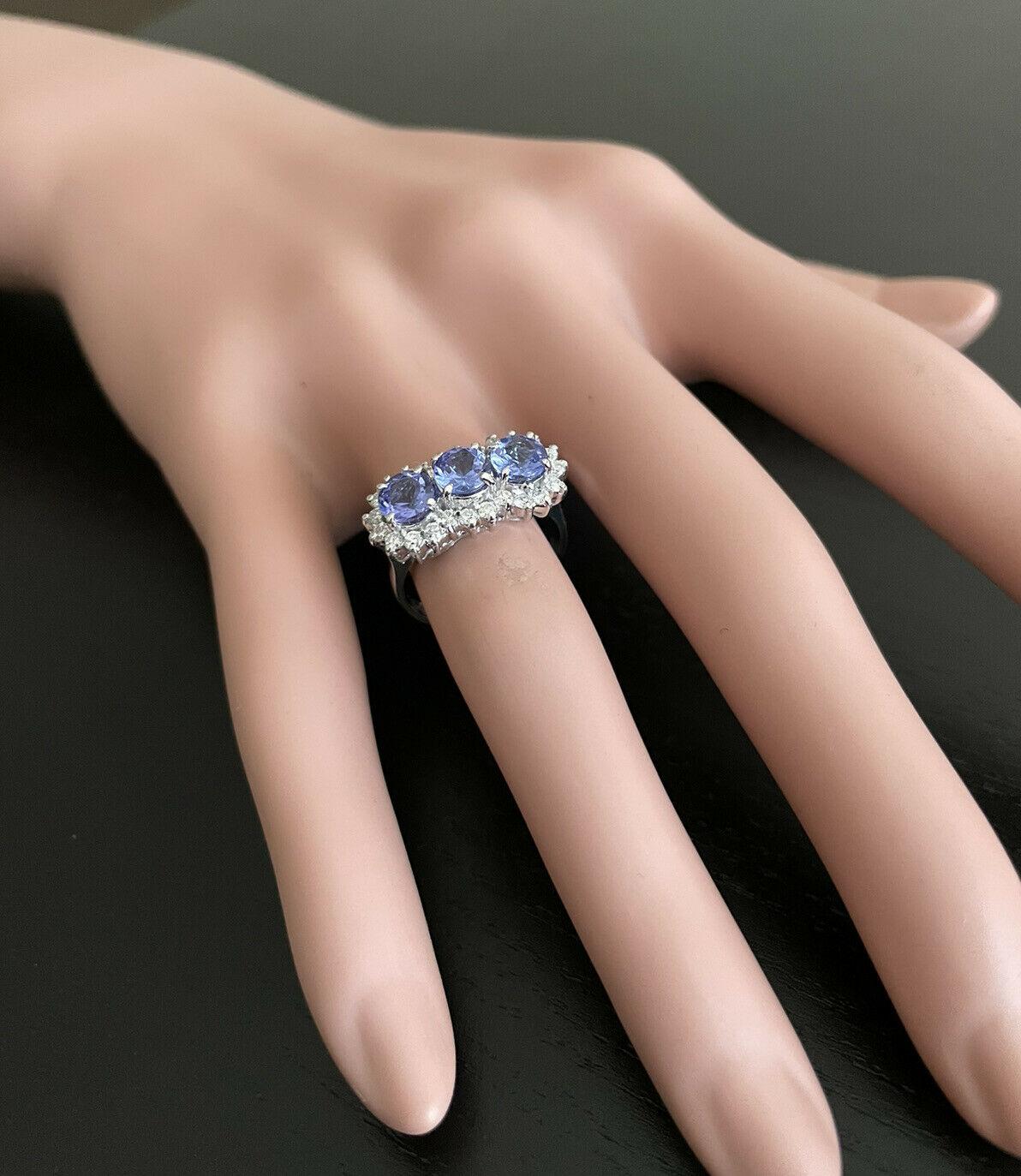 2.20 Carats Natural Tanzanite and Diamond 14k Solid White Gold Ring For Sale 2