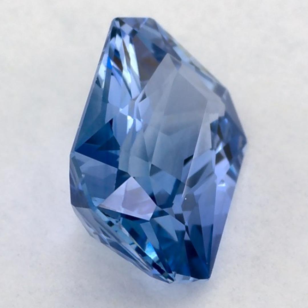 2.20 Ct Blue Sapphire Octagon Loose Gemstone (pierre précieuse en vrac) en vente 2