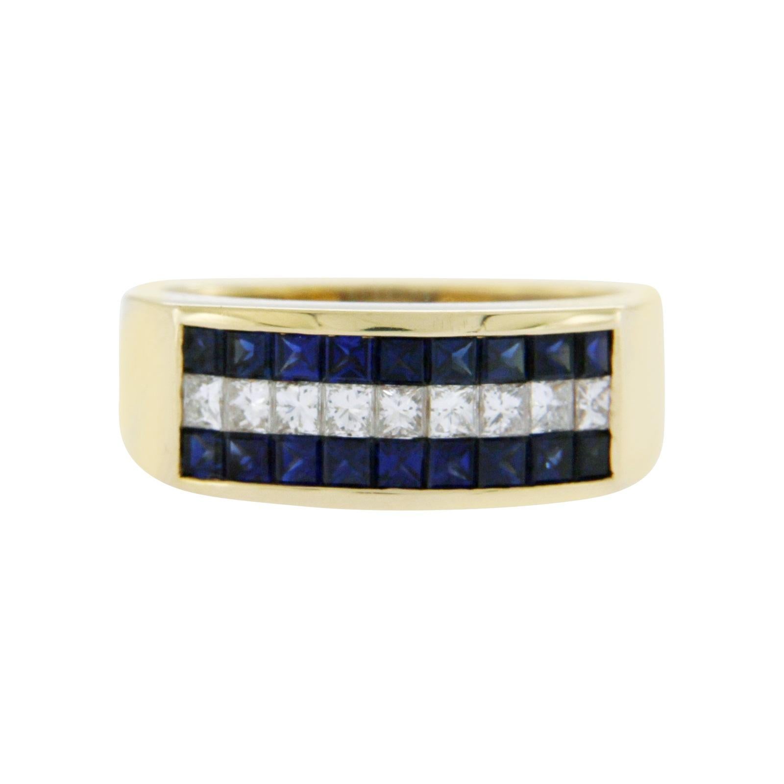 Women's 2.20 CT Invisible Set Emerald & 0.55 CT Diamonds in 18K Yellow Gold Ring Band For Sale