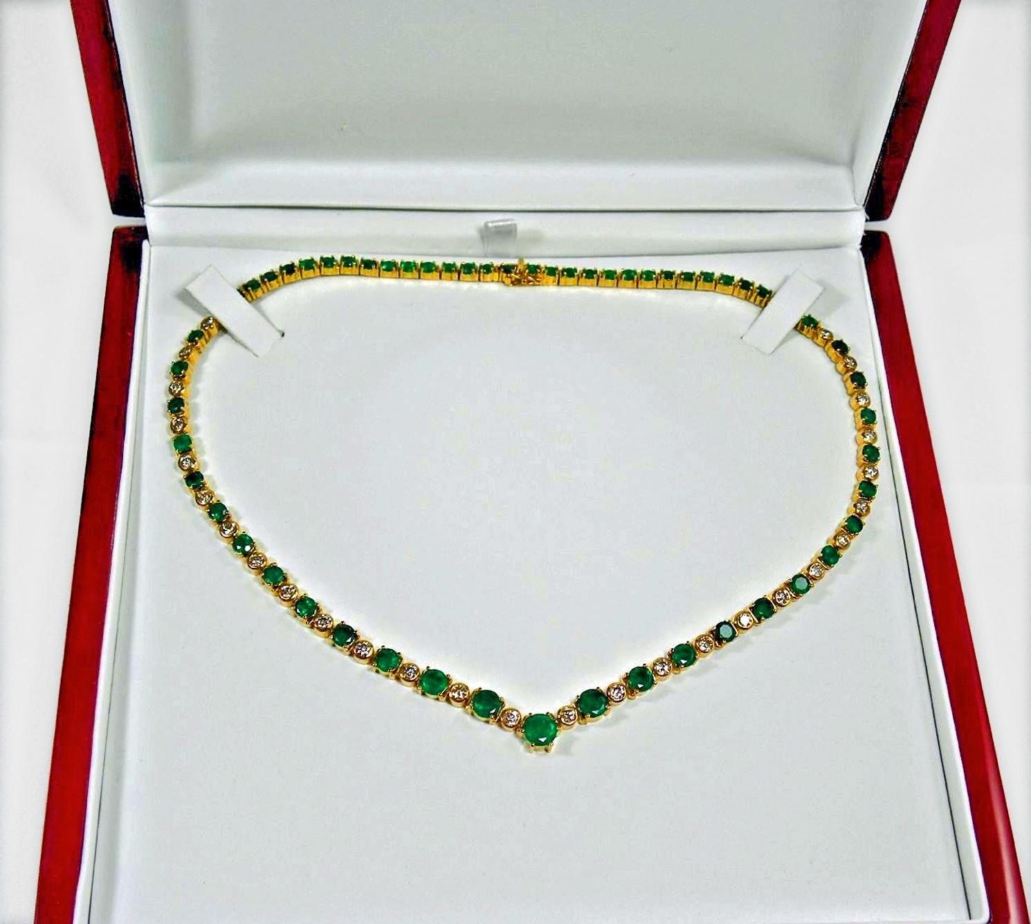 22.00 Carat AAA Colombian Emerald Diamond Necklace 18 Karat Yellow Gold 2