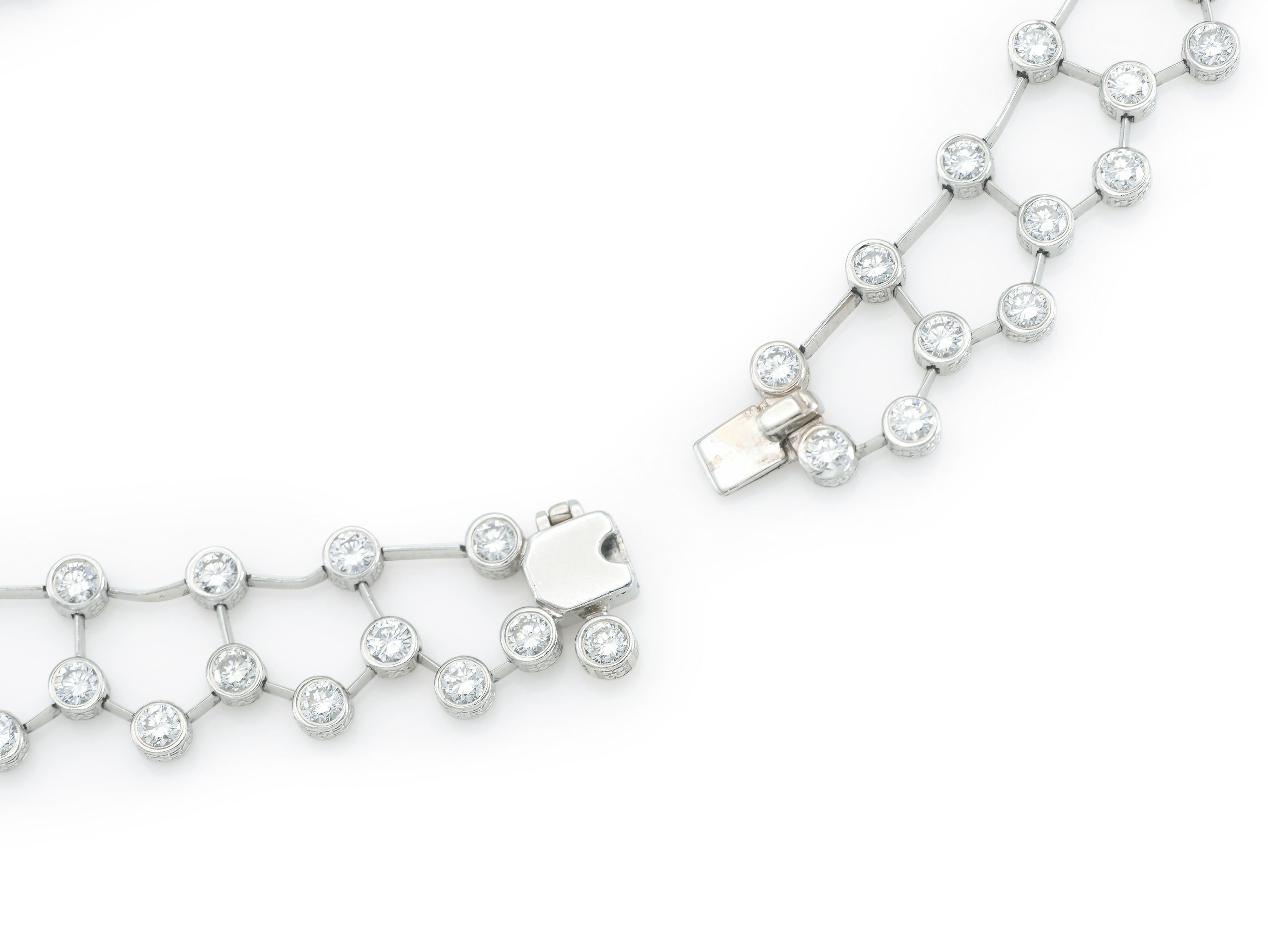 Collier nid d'abeille ajouré avec 22,00 carats de diamants Bon état - En vente à New York, NY