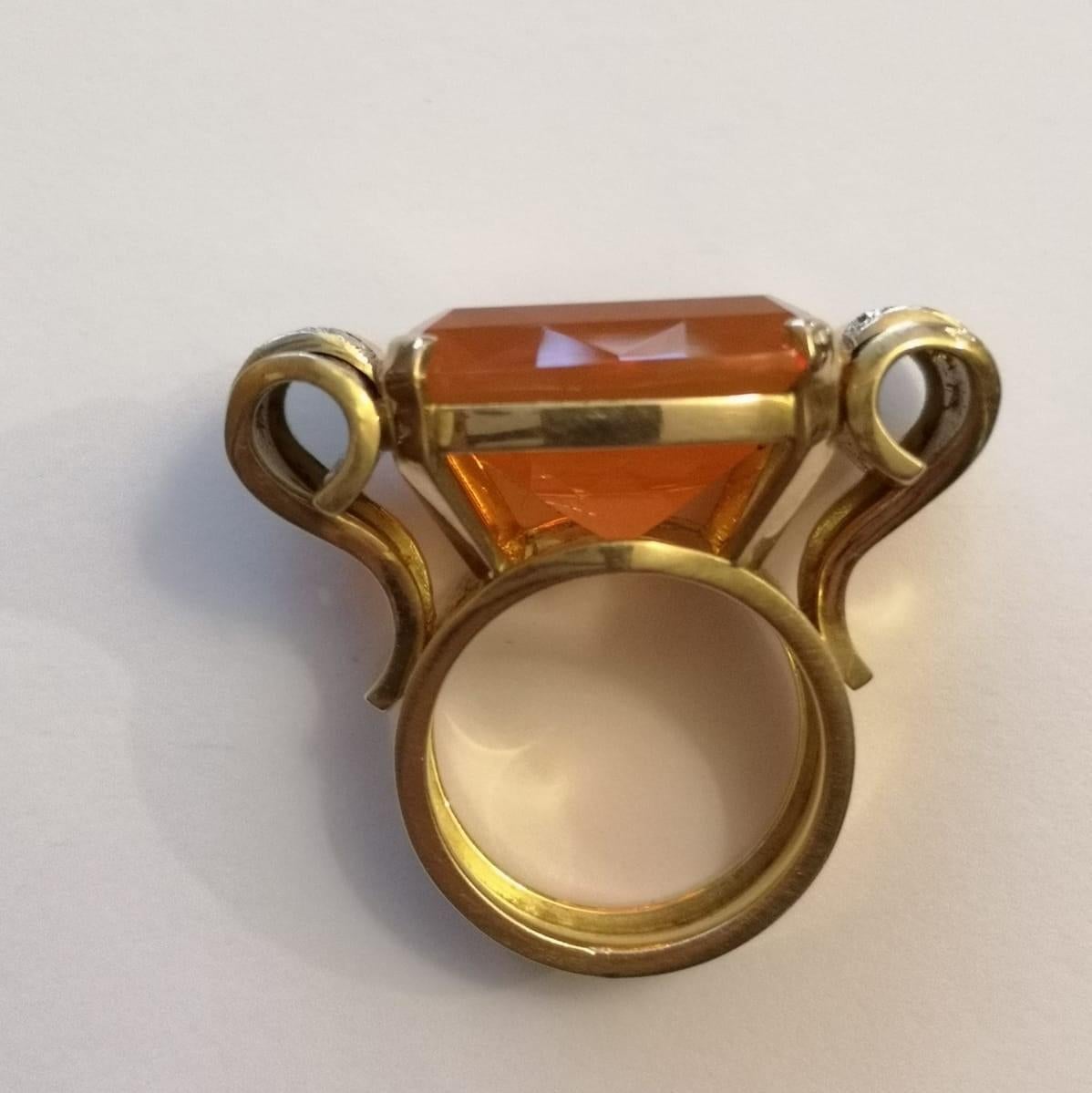 22.00 Carat Fire Opal with 0.35 Carat Diamonds 18 Karat Gold Cocktail Ring In New Condition For Sale In Milano, IT