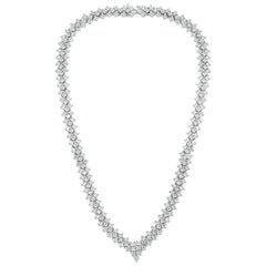 22.00 Cts of Round Diamonds Cluster Style Necklace Tapering off with a V-Style