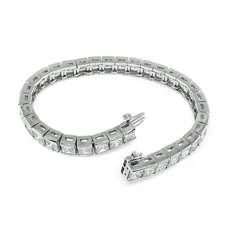22.00 Carat Diamond Platinum Line Bracelet In Good Condition For Sale In New York, NY