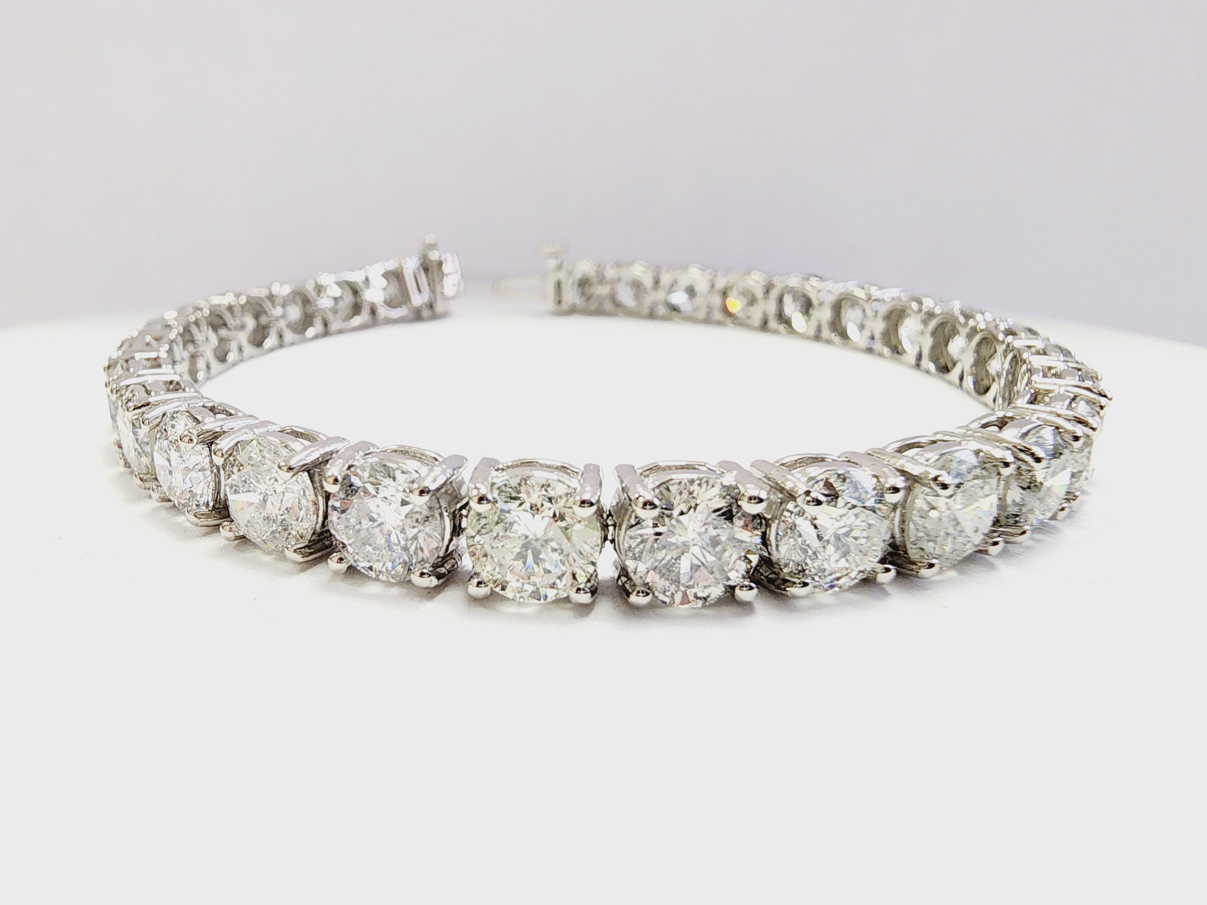 Modern 22.01 Carat Natural Diamond Tennis Bracelet in 14K White Gold