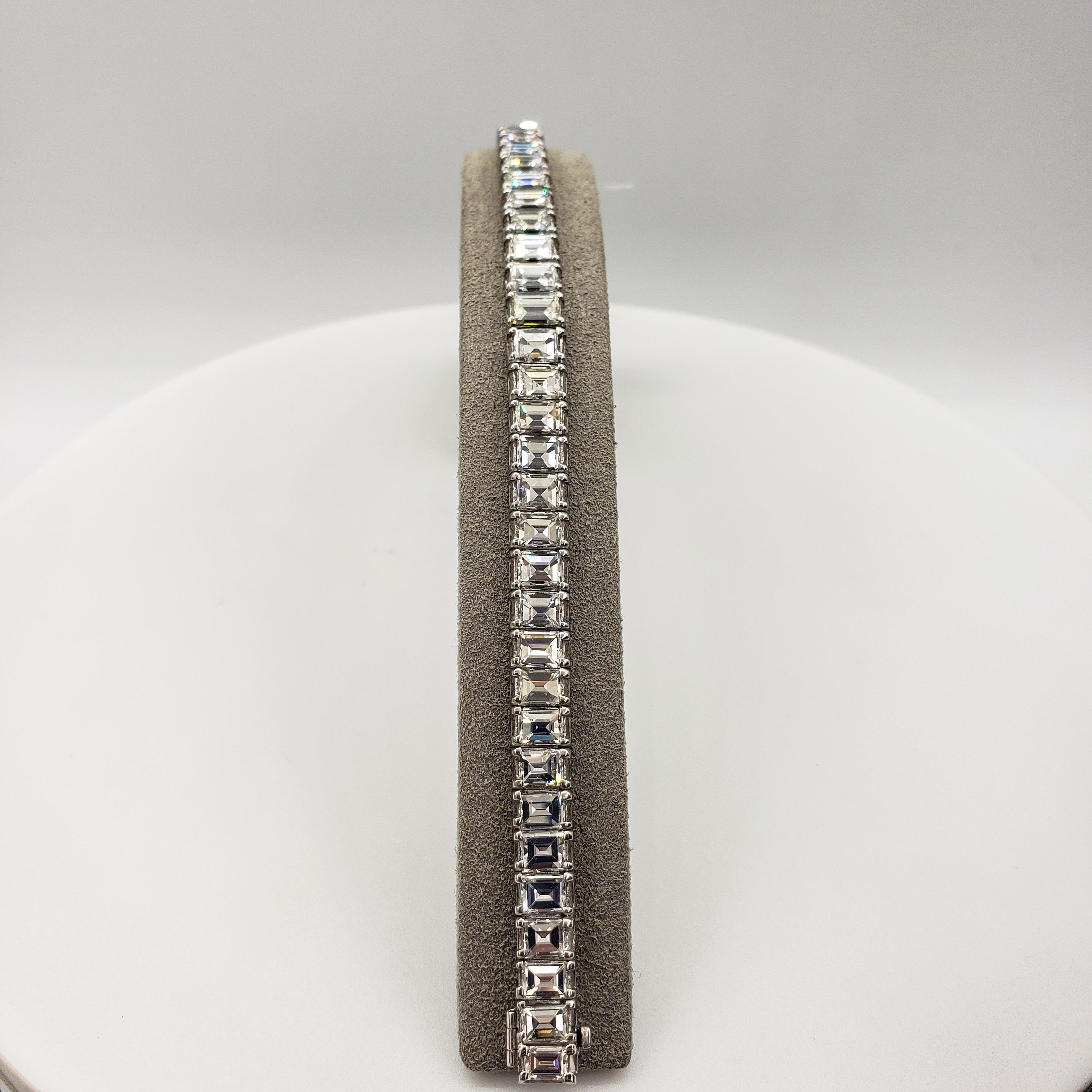 Women's 22.00 Carats Total Baguette Cut Diamond Vintage Tennis Bracelet in Platinum For Sale