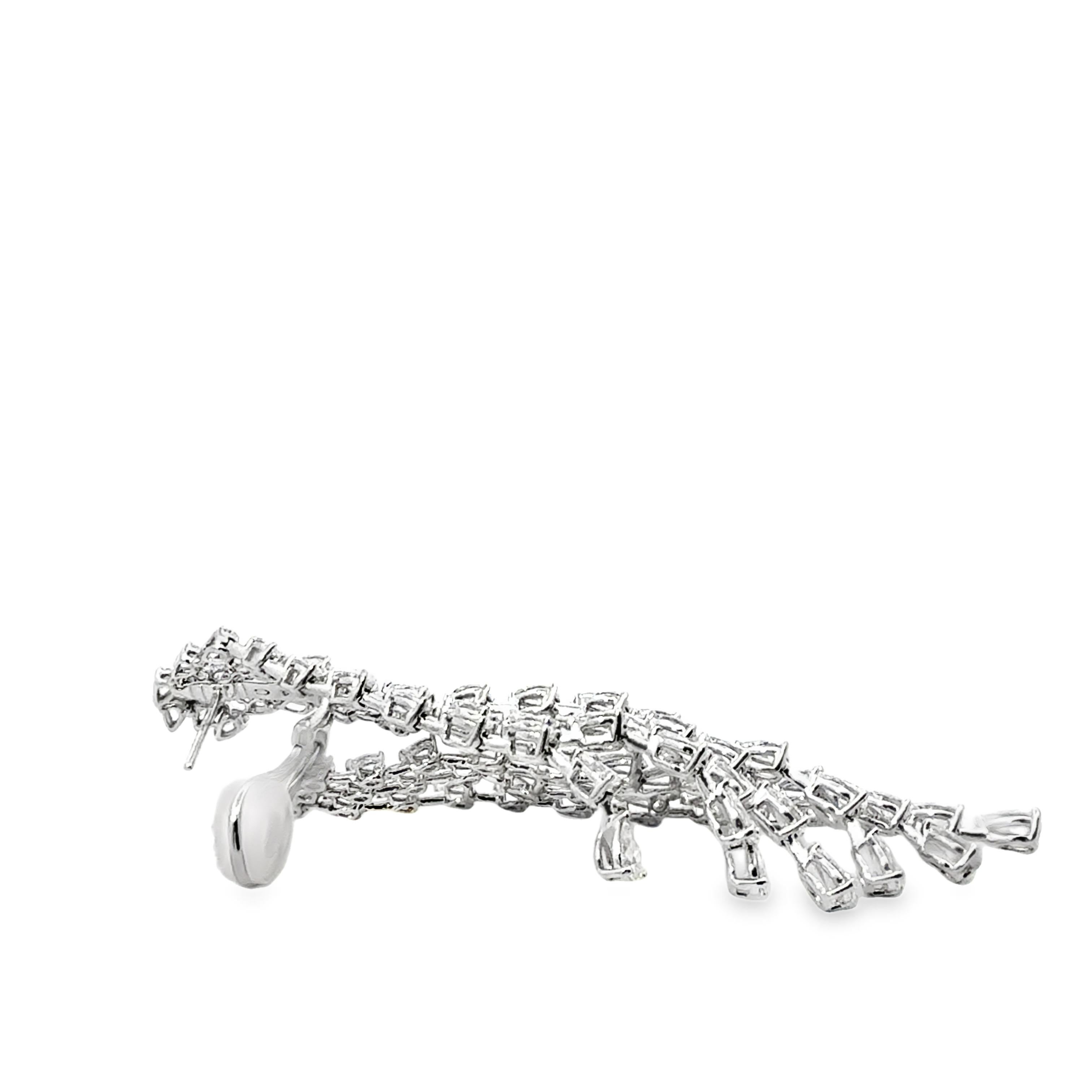 Orecchini lampadario con diamanti a cascata da 22,01 carati in vendita 2