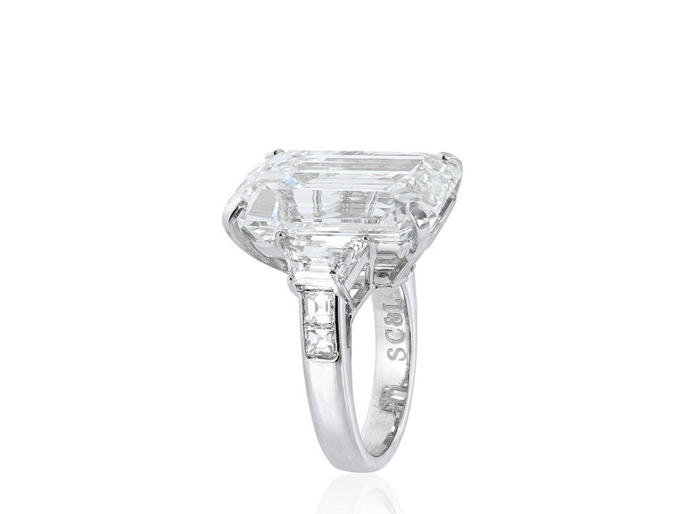 22.02 Carat Emerald Cut Diamond Platinum Three Stone Engagement  Ring In New Condition For Sale In Chestnut Hill, MA