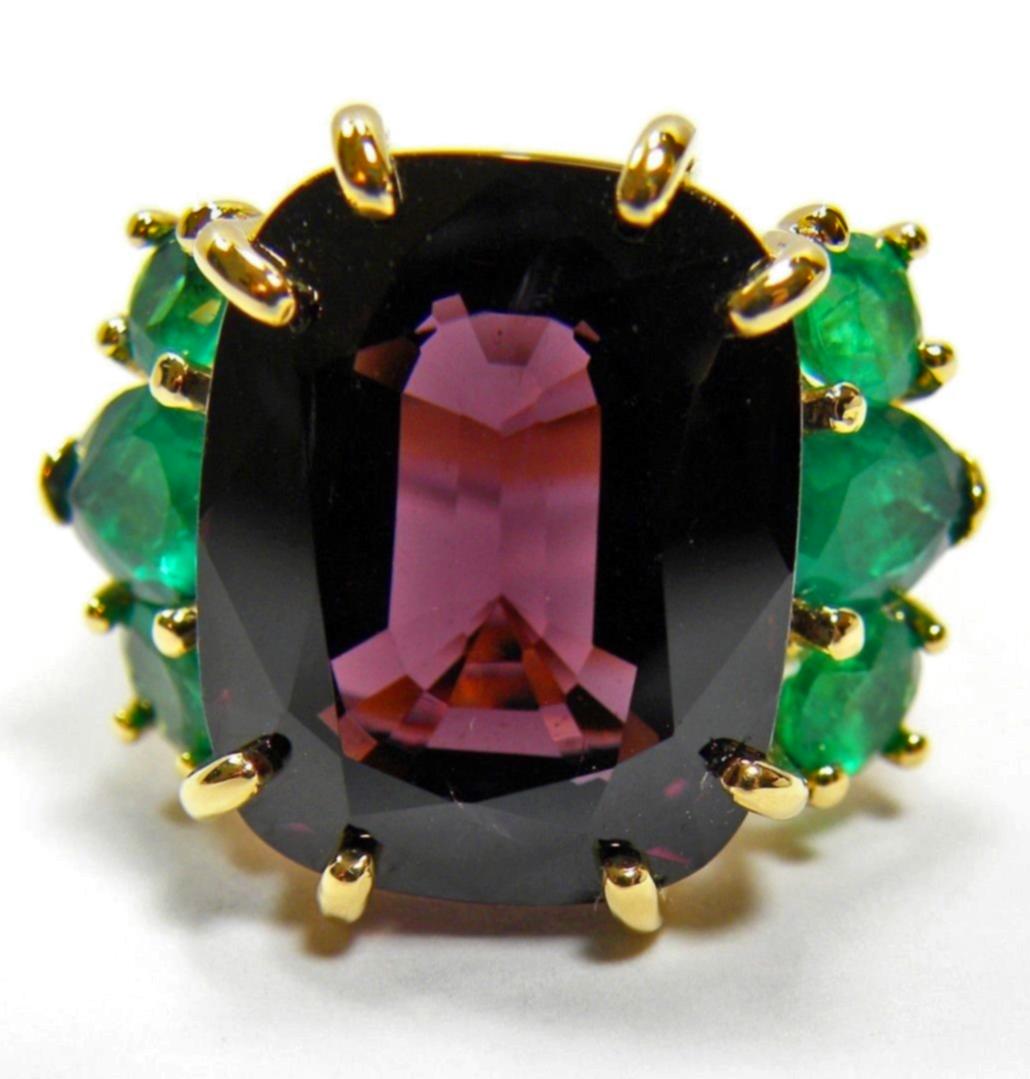 22.03 Carat Certified Fine Spinel Colombian Emerald Ring 18K For Sale 2