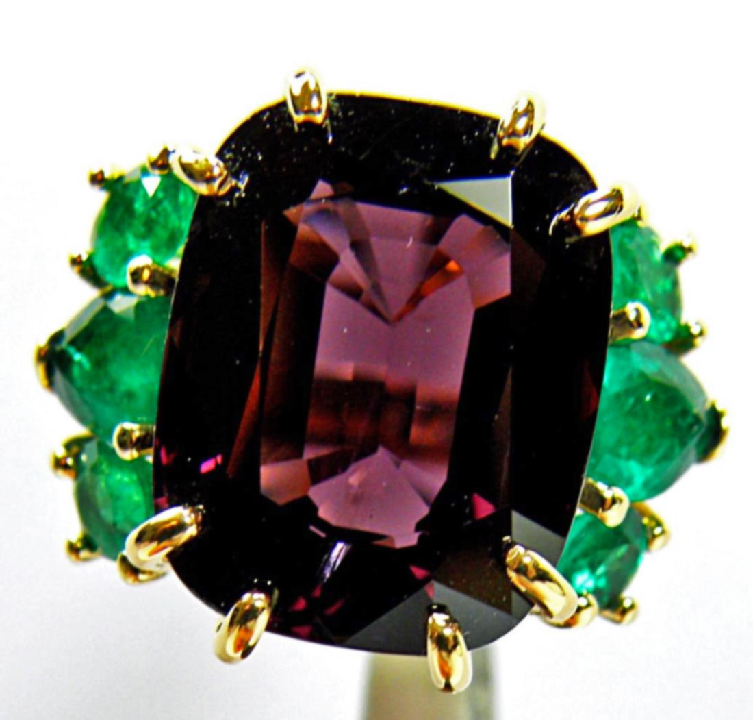 Women's 22.03 Carat Certified Fine Spinel Colombian Emerald Ring 18K, Burma No Heat For Sale