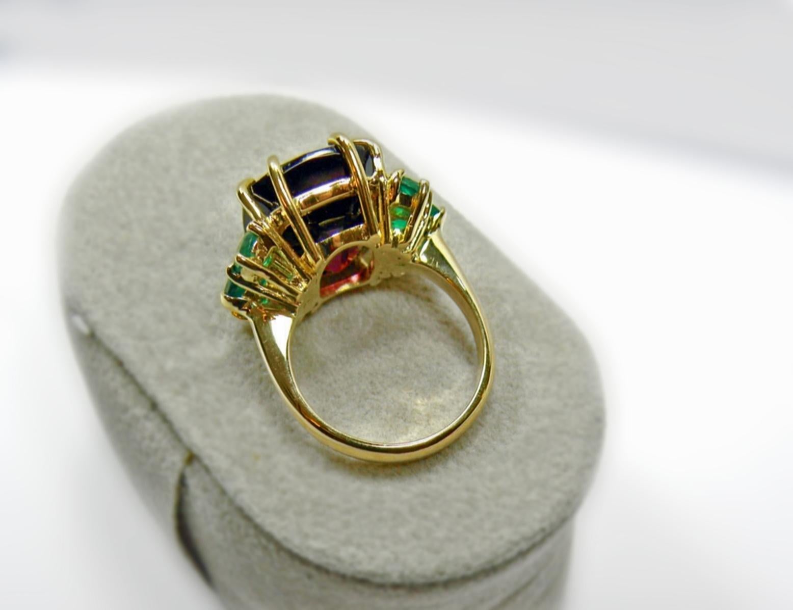 22.03 Carat Certified Fine Spinel Colombian Emerald Ring 18K For Sale 3