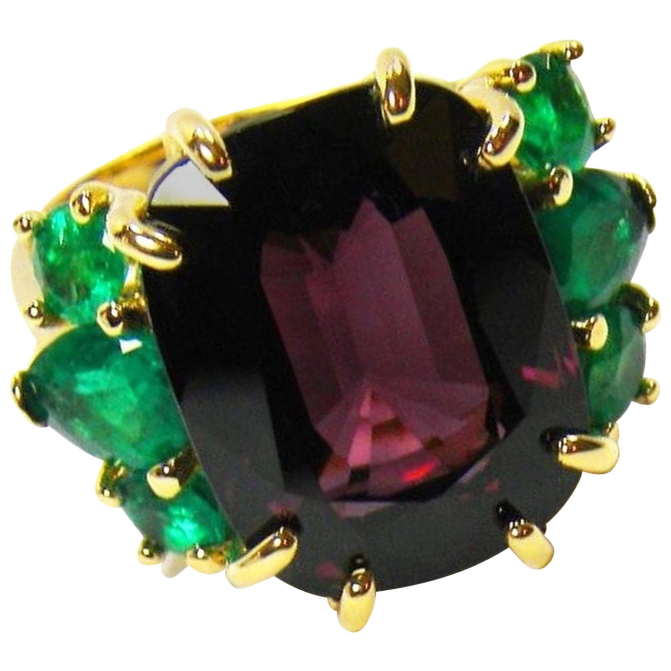 22.03 Carat Certified Fine Spinel Colombian Emerald Ring 18K For Sale