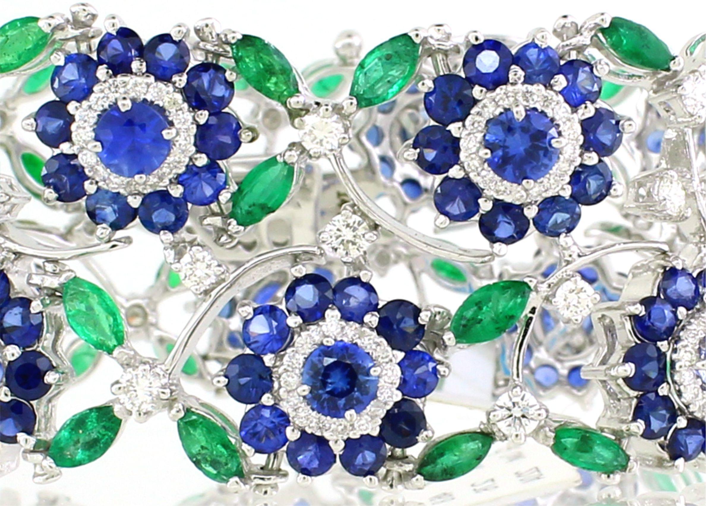 Modern 22.04 cts of Emerald and sapphire Bracelet For Sale