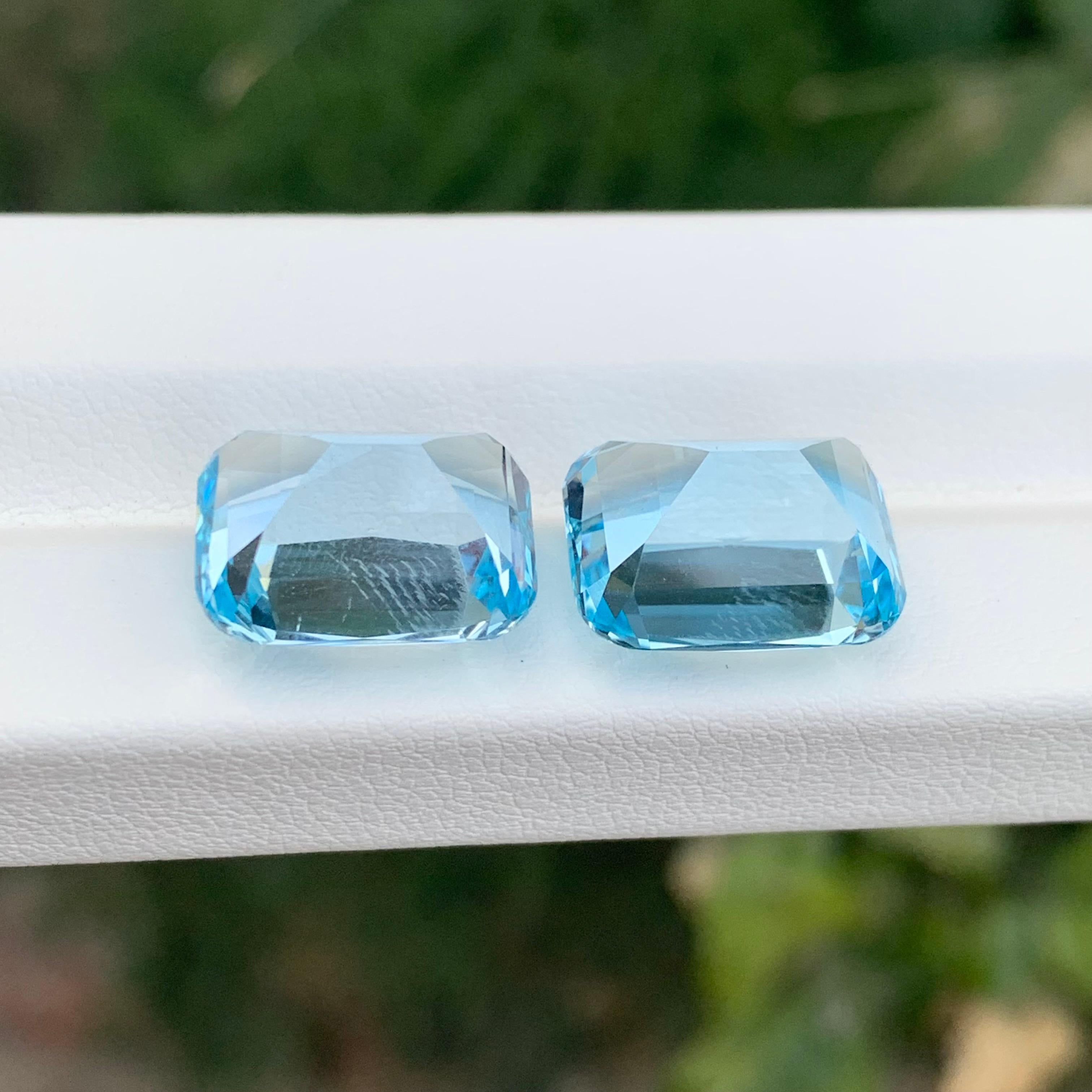 Exquise paire de topazes bleu ciel non serties de 22,05 carats pour la fabrication de bijoux en vente 4