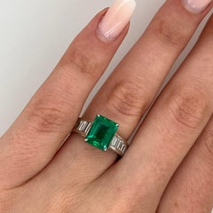 2.20ct Emerald and Diamond Ring Set in Platinum