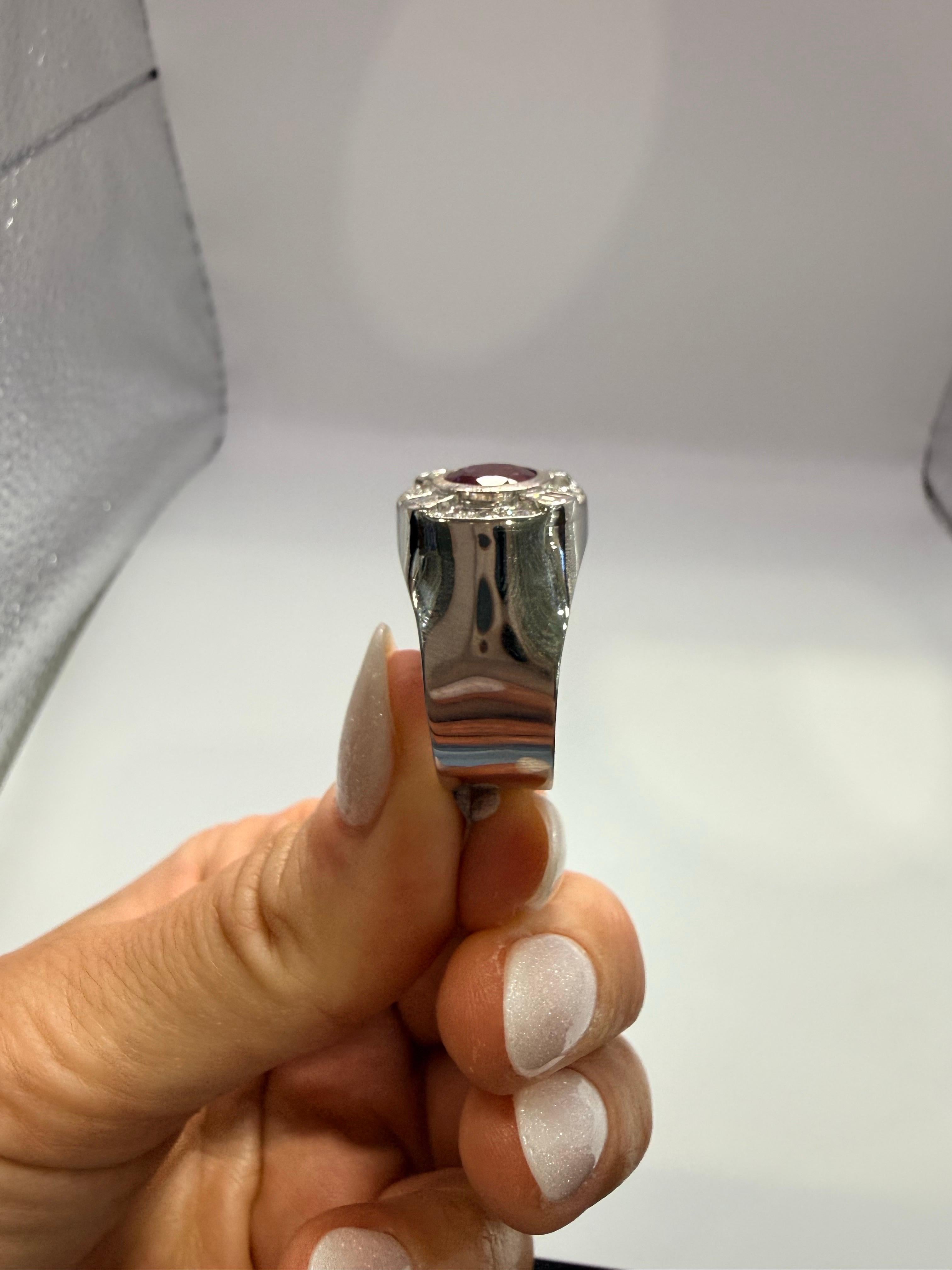 Anello con diamante e rubino da 2,20 carati Anello cocktail unisex in oro 18Kt In condizioni Nuovo in vendita a Boca Raton, FL