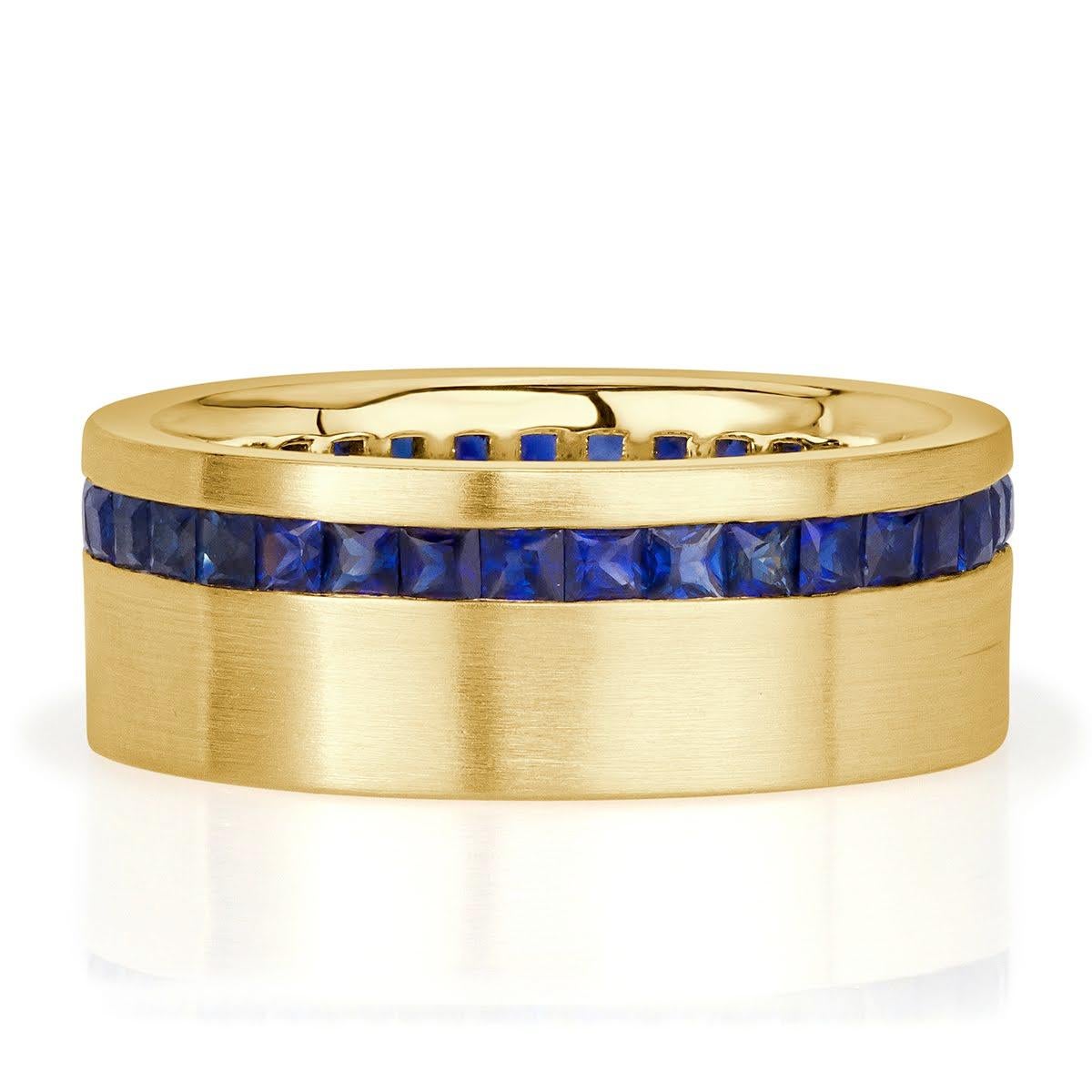 2.20ct Sapphire Men
s Wedding Band in 18k Yellow Gold For Sale