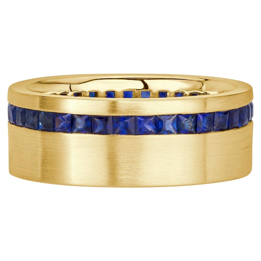 2.20ct Sapphire Men
s Wedding Band in 18k Yellow Gold